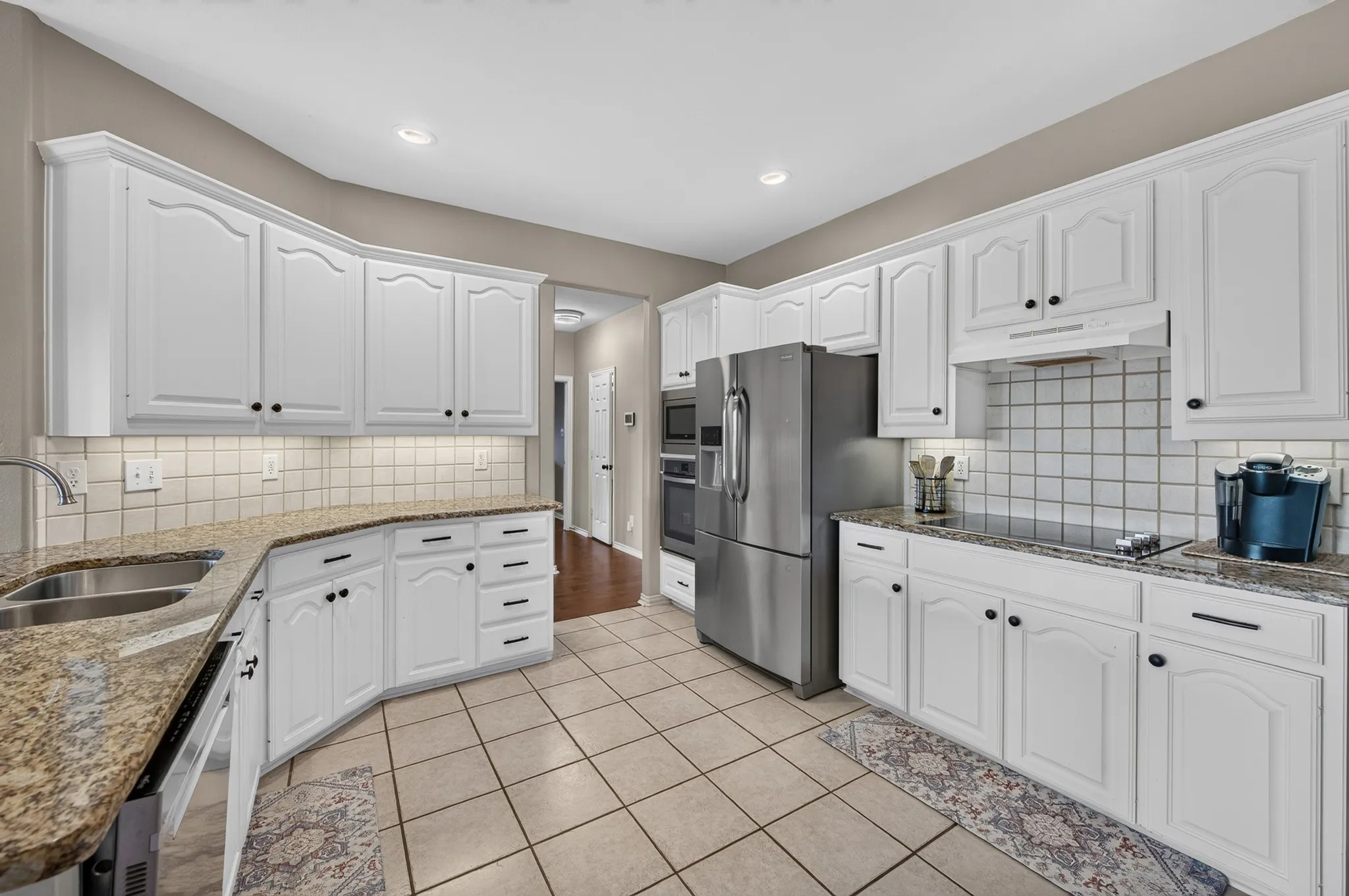 Single Family Residence For Sale in Denton County , 2039 Camelot Drive, Lewisville, Texas 75067, 4 Bedroom, 3 Bathroom, 2 Garage spaces, 2,687 Sqft, built in 1999, mls#21407678, Real Estate Agent in Lewisville, Homes For Sale in Denton county, Homes For Sale in Lewisville, Realtor in Lewisville Texas, Real Estate Brokerage Independent Realty Texas, Luminita Cordes Realtor