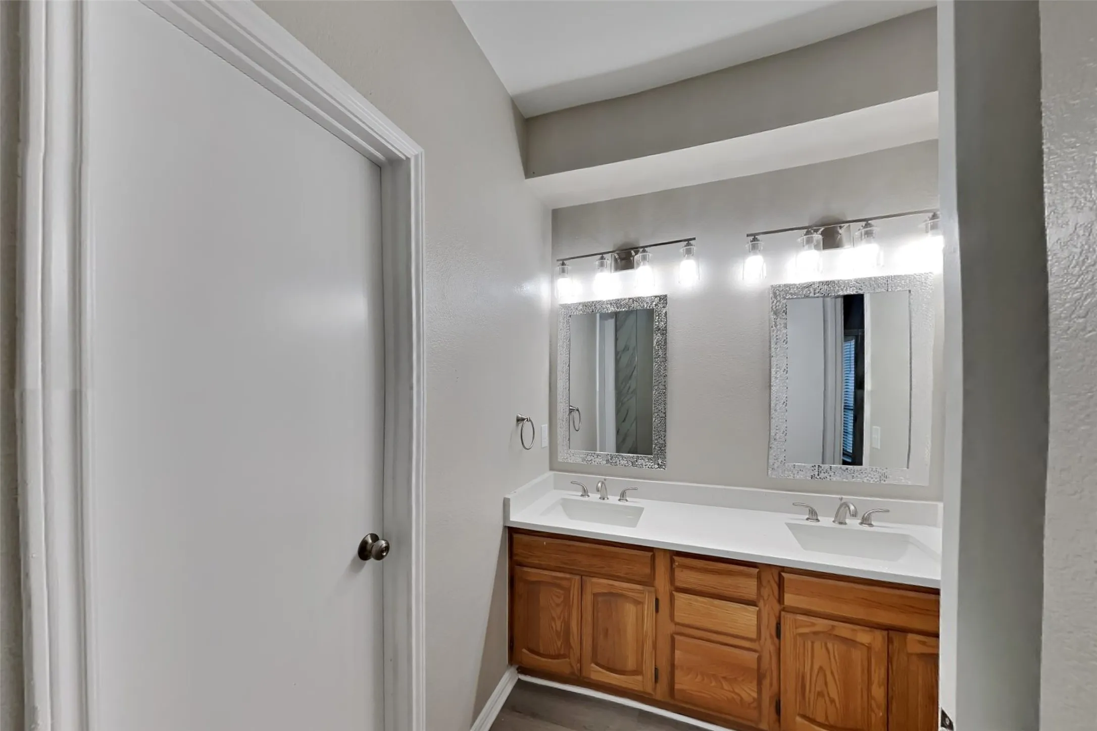 Single Family Residence For Rent in Denton County , 4315 Harvest Hill Road, Carrollton, Texas 75010, 3 Bedroom, 2 Bathroom, 2 Garage spaces, 2,008 Sqft, built in 1987, mls#21413629, Real Estate Agent in Carrollton, Homes For Rent in Denton county, Homes For Rent in Carrollton, Realtor in Carrollton Texas, Real Estate Brokerage Independent Realty Texas, Luminita Cordes Realtor