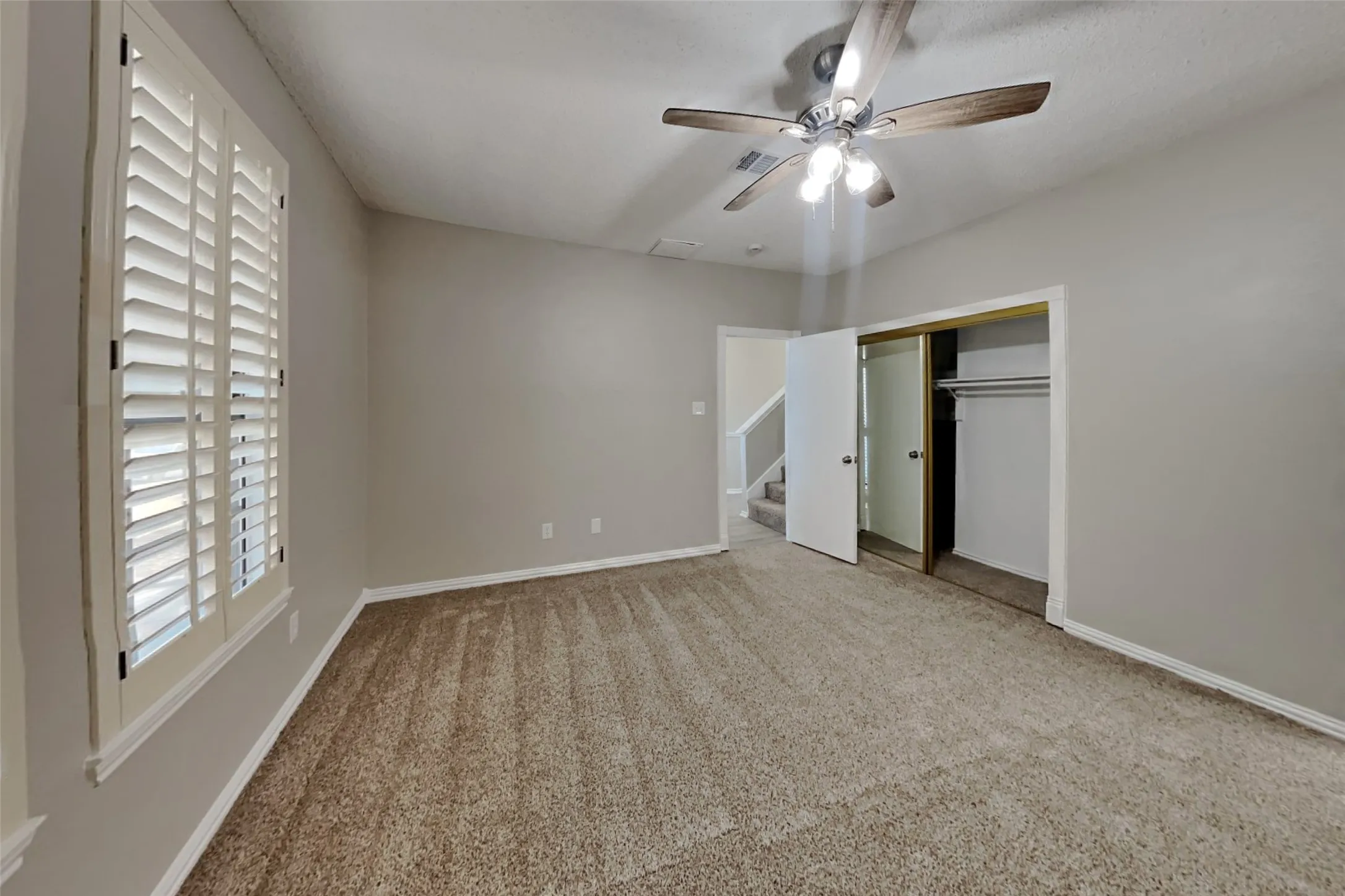 Single Family Residence For Rent in Denton County , 4315 Harvest Hill Road, Carrollton, Texas 75010, 3 Bedroom, 2 Bathroom, 2 Garage spaces, 2,008 Sqft, built in 1987, mls#21413629, Real Estate Agent in Carrollton, Homes For Rent in Denton county, Homes For Rent in Carrollton, Realtor in Carrollton Texas, Real Estate Brokerage Independent Realty Texas, Luminita Cordes Realtor