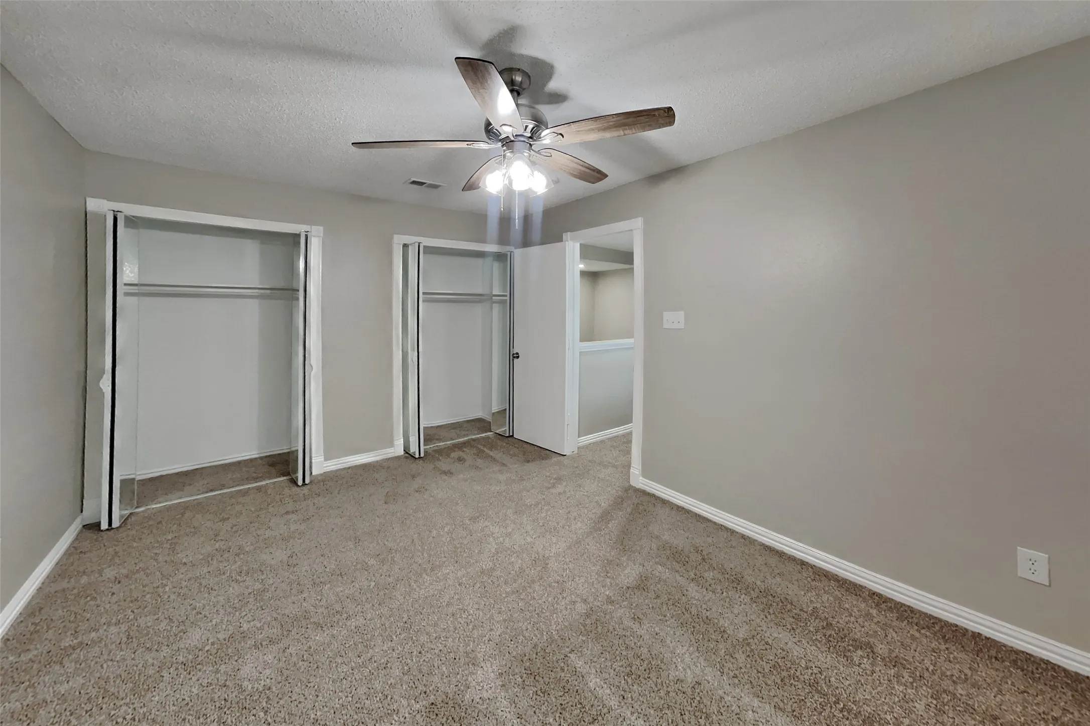 Single Family Residence For Rent in Denton County , 4315 Harvest Hill Road, Carrollton, Texas 75010, 3 Bedroom, 2 Bathroom, 2 Garage spaces, 2,008 Sqft, built in 1987, mls#21413629, Real Estate Agent in Carrollton, Homes For Rent in Denton county, Homes For Rent in Carrollton, Realtor in Carrollton Texas, Real Estate Brokerage Independent Realty Texas, Luminita Cordes Realtor