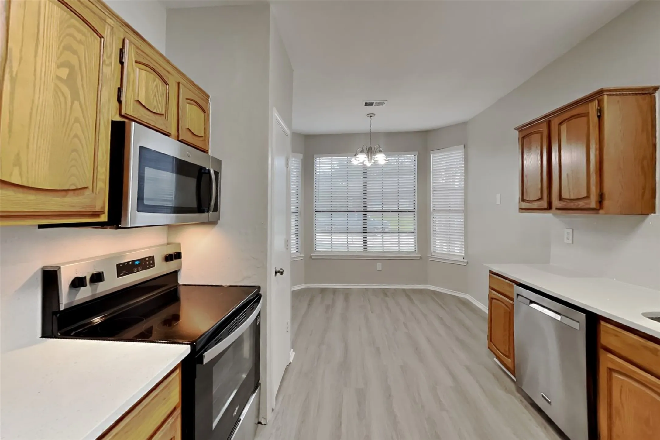 Single Family Residence For Rent in Denton County , 4315 Harvest Hill Road, Carrollton, Texas 75010, 3 Bedroom, 2 Bathroom, 2 Garage spaces, 2,008 Sqft, built in 1987, mls#21413629, Real Estate Agent in Carrollton, Homes For Rent in Denton county, Homes For Rent in Carrollton, Realtor in Carrollton Texas, Real Estate Brokerage Independent Realty Texas, Luminita Cordes Realtor