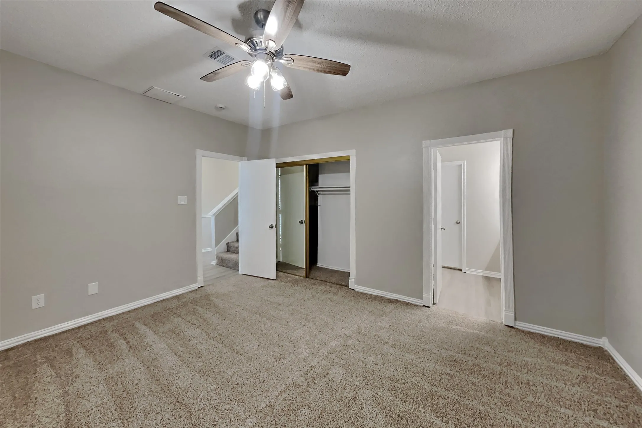 Single Family Residence For Rent in Denton County , 4315 Harvest Hill Road, Carrollton, Texas 75010, 3 Bedroom, 2 Bathroom, 2 Garage spaces, 2,008 Sqft, built in 1987, mls#21413629, Real Estate Agent in Carrollton, Homes For Rent in Denton county, Homes For Rent in Carrollton, Realtor in Carrollton Texas, Real Estate Brokerage Independent Realty Texas, Luminita Cordes Realtor