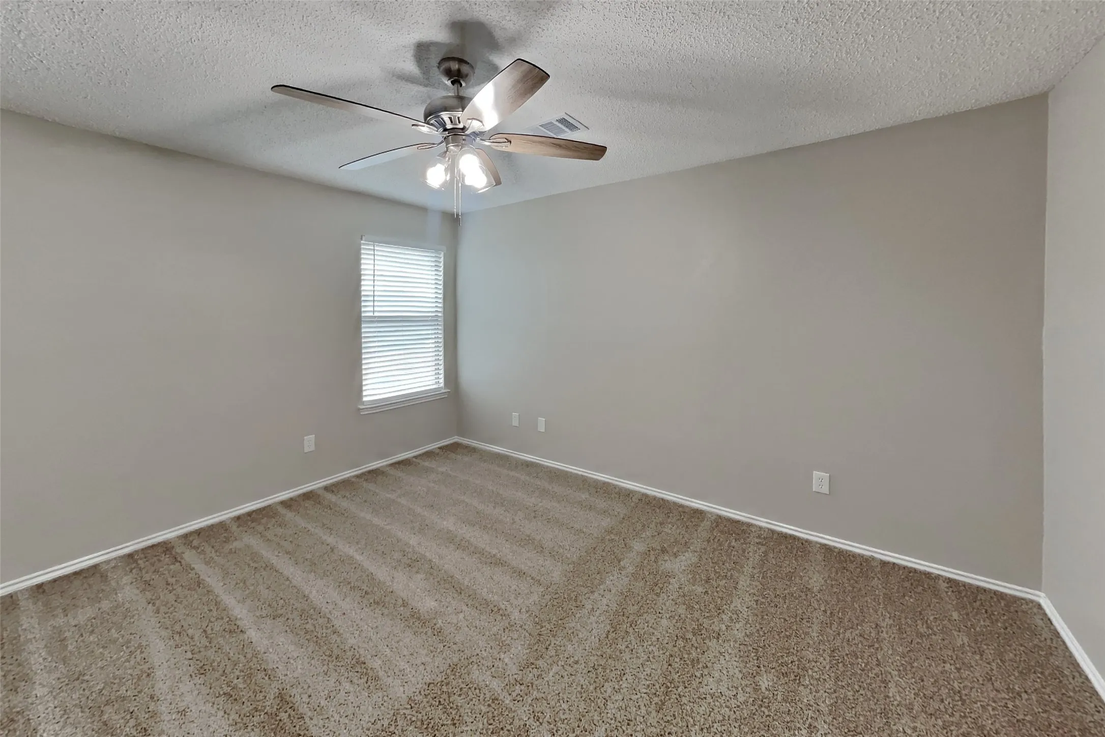 Single Family Residence For Rent in Denton County , 4315 Harvest Hill Road, Carrollton, Texas 75010, 3 Bedroom, 2 Bathroom, 2 Garage spaces, 2,008 Sqft, built in 1987, mls#21413629, Real Estate Agent in Carrollton, Homes For Rent in Denton county, Homes For Rent in Carrollton, Realtor in Carrollton Texas, Real Estate Brokerage Independent Realty Texas, Luminita Cordes Realtor