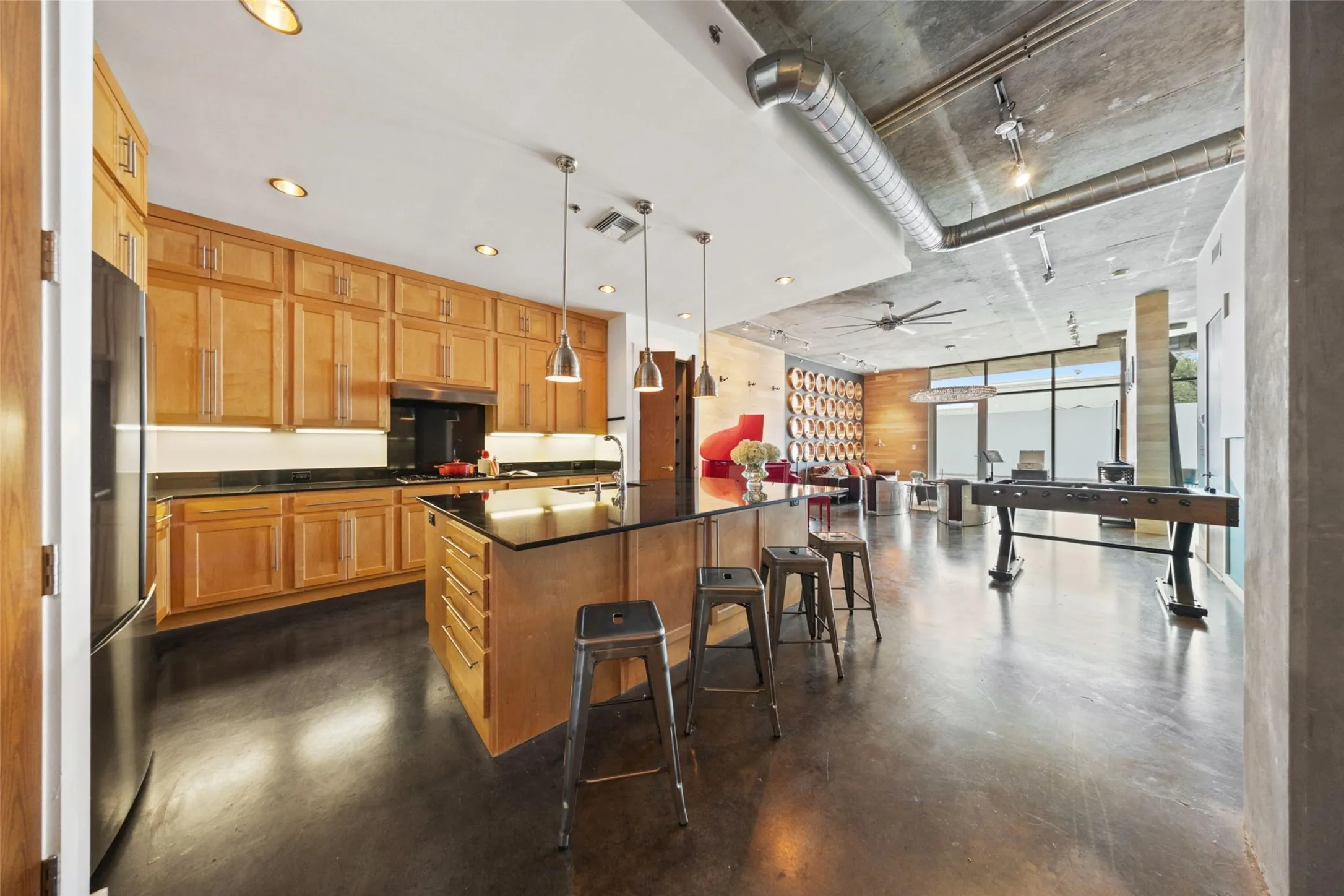 Condominium For Sale in Dallas County , 3030 Bryan Street 207, Dallas, Texas 75204, 2 Bedroom, 2 Bathroom, 2 Garage spaces, 1,512 Sqft, built in 2005, mls#21412746, Real Estate Agent in Dallas, Homes For Sale in Dallas county, Homes For Sale in Dallas, Realtor in Dallas Texas, Real Estate Brokerage Independent Realty Texas, Luminita Cordes Realtor