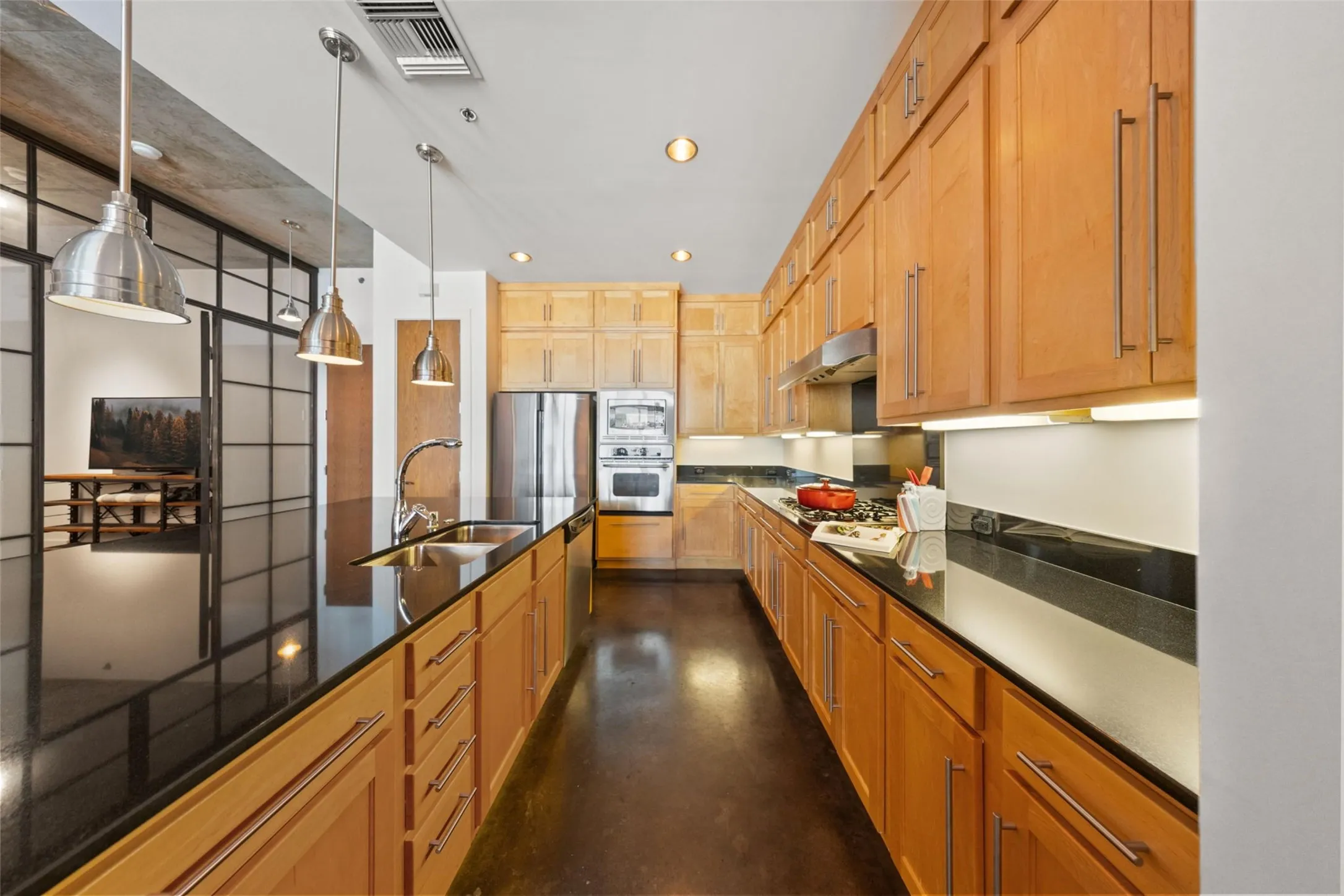 Condominium For Sale in Dallas County , 3030 Bryan Street 207, Dallas, Texas 75204, 2 Bedroom, 2 Bathroom, 2 Garage spaces, 1,512 Sqft, built in 2005, mls#21412746, Real Estate Agent in Dallas, Homes For Sale in Dallas county, Homes For Sale in Dallas, Realtor in Dallas Texas, Real Estate Brokerage Independent Realty Texas, Luminita Cordes Realtor