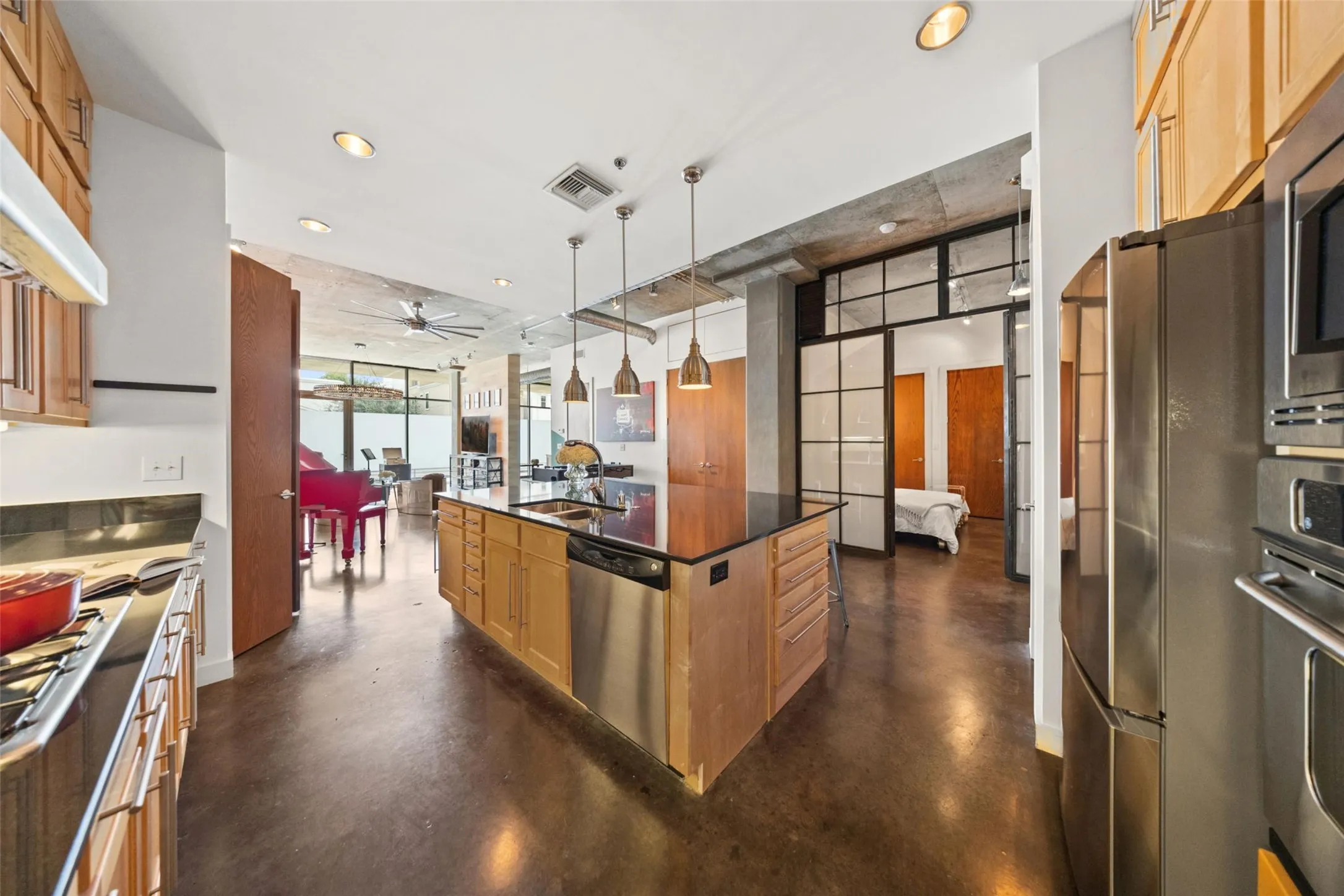 Condominium For Sale in Dallas County , 3030 Bryan Street 207, Dallas, Texas 75204, 2 Bedroom, 2 Bathroom, 2 Garage spaces, 1,512 Sqft, built in 2005, mls#21412746, Real Estate Agent in Dallas, Homes For Sale in Dallas county, Homes For Sale in Dallas, Realtor in Dallas Texas, Real Estate Brokerage Independent Realty Texas, Luminita Cordes Realtor