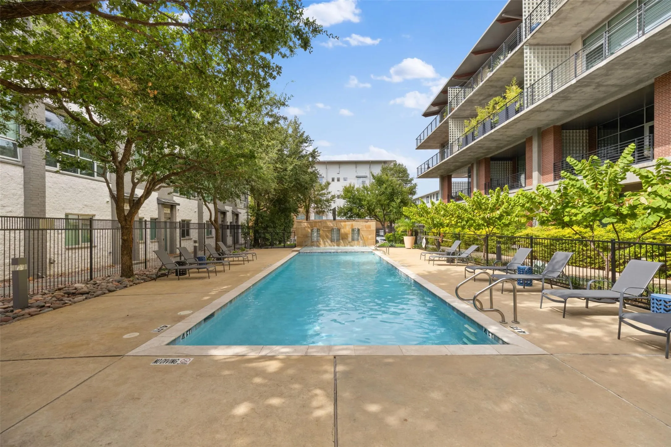 Condominium For Sale in Dallas County , 3030 Bryan Street 207, Dallas, Texas 75204, 2 Bedroom, 2 Bathroom, 2 Garage spaces, 1,512 Sqft, built in 2005, mls#21412746, Real Estate Agent in Dallas, Homes For Sale in Dallas county, Homes For Sale in Dallas, Realtor in Dallas Texas, Real Estate Brokerage Independent Realty Texas, Luminita Cordes Realtor