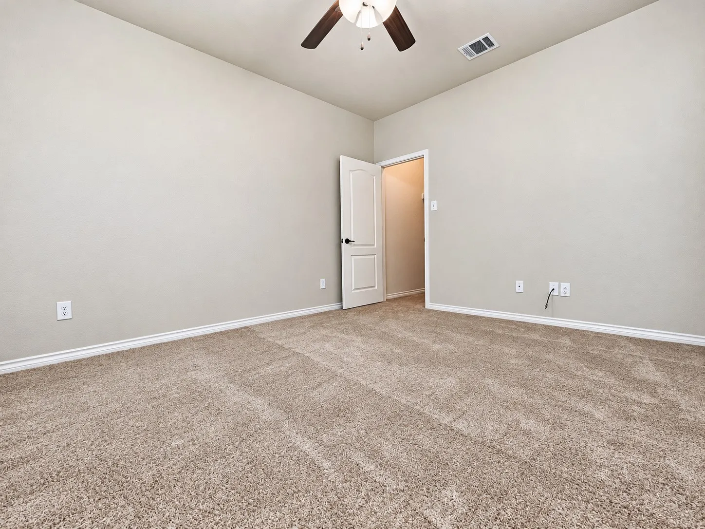 Townhouse For Rent in Denton County , 4248 Comanche Drive, Carrollton, Texas 75010, 3 Bedroom, 3 Bathroom, 2 Garage spaces, 2,264 Sqft, built in 2011, mls#21412528, Real Estate Agent in Carrollton, Homes For Rent in Denton county, Homes For Rent in Carrollton, Realtor in Carrollton Texas, Real Estate Brokerage Independent Realty Texas, Luminita Cordes Realtor