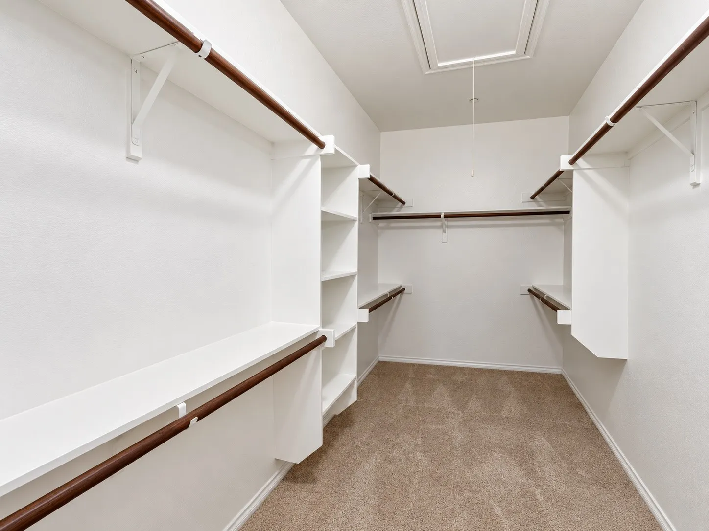 Townhouse For Rent in Denton County , 4248 Comanche Drive, Carrollton, Texas 75010, 3 Bedroom, 3 Bathroom, 2 Garage spaces, 2,264 Sqft, built in 2011, mls#21412528, Real Estate Agent in Carrollton, Homes For Rent in Denton county, Homes For Rent in Carrollton, Realtor in Carrollton Texas, Real Estate Brokerage Independent Realty Texas, Luminita Cordes Realtor