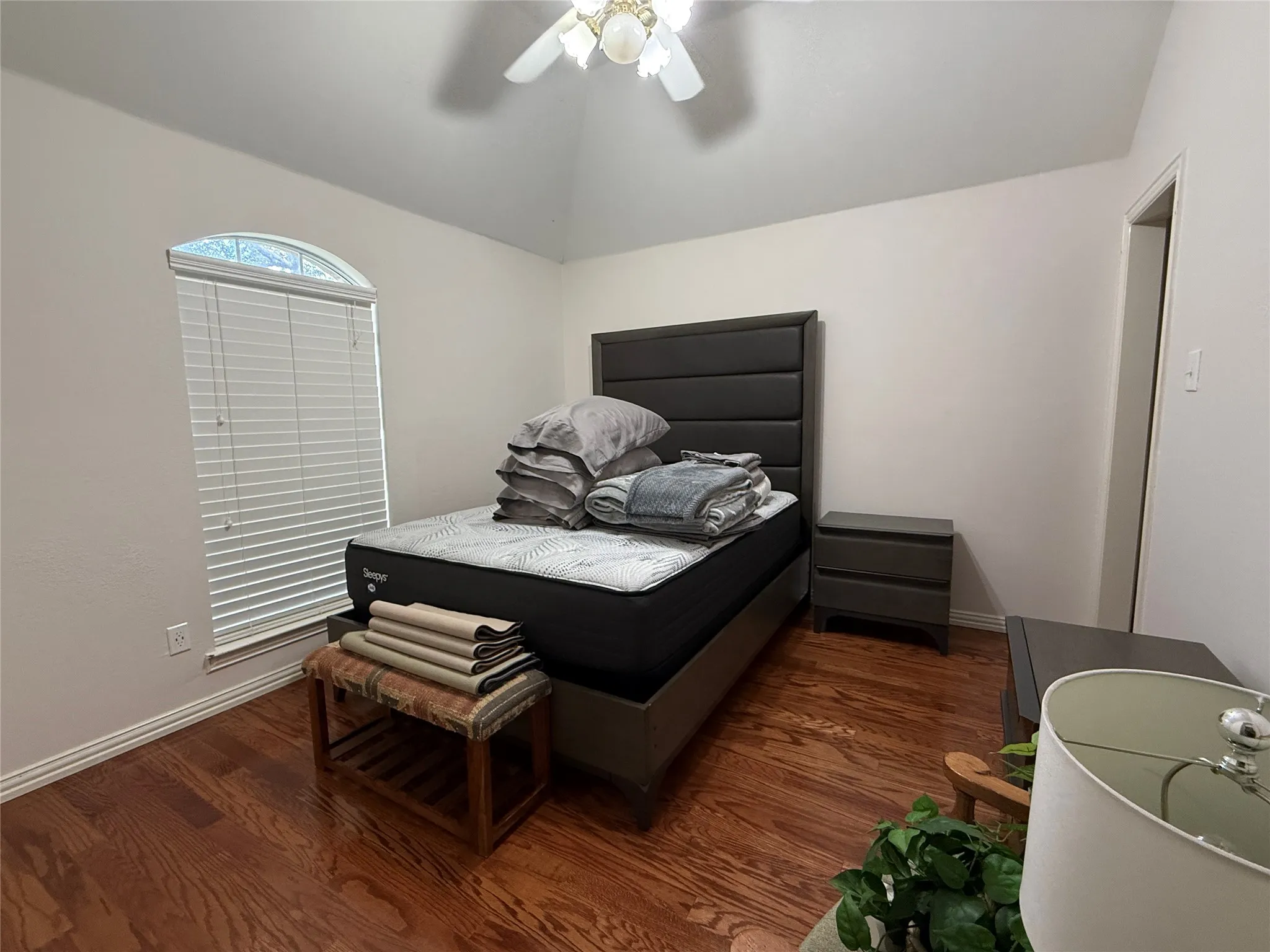 Single Family Residence For Rent in Collin County , 6821 Patrick Lane, Plano, Texas 75024, 4 Bedroom, 4 Bathroom, 2 Garage spaces, 3,296 Sqft, built in 1995, mls#21409882, Real Estate Agent in Plano, Homes For Rent in Collin county, Homes For Rent in Plano, Realtor in Plano Texas, Real Estate Brokerage Independent Realty Texas, Luminita Cordes Realtor