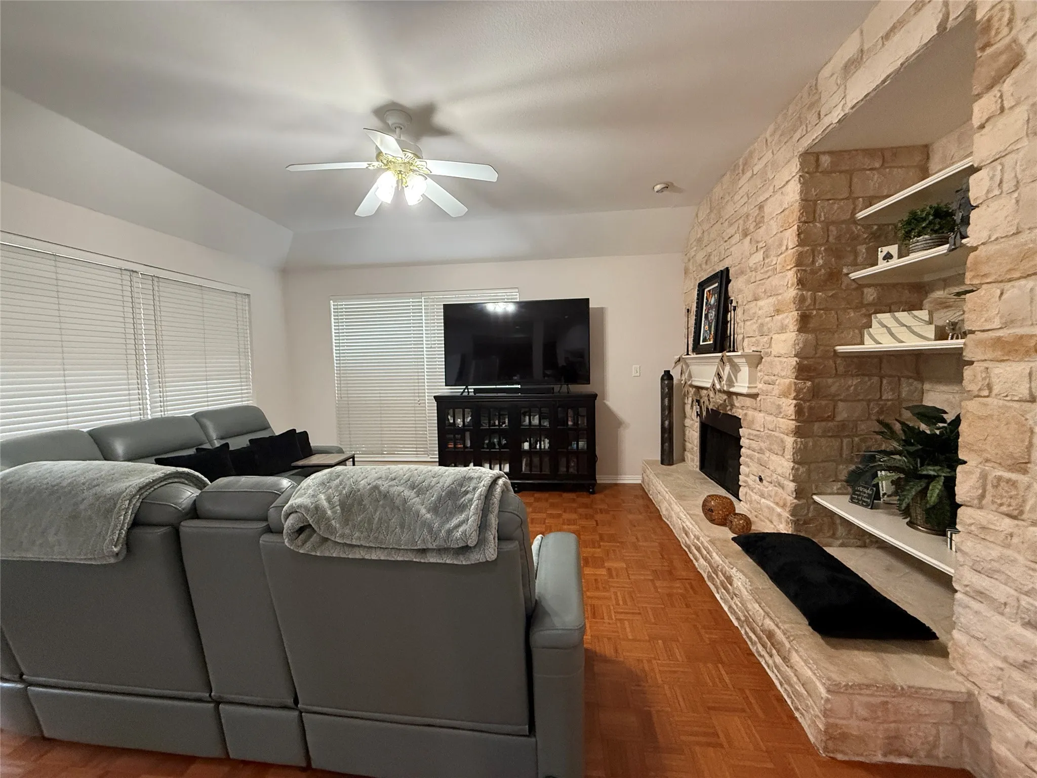 Single Family Residence For Rent in Collin County , 6821 Patrick Lane, Plano, Texas 75024, 4 Bedroom, 4 Bathroom, 2 Garage spaces, 3,296 Sqft, built in 1995, mls#21409882, Real Estate Agent in Plano, Homes For Rent in Collin county, Homes For Rent in Plano, Realtor in Plano Texas, Real Estate Brokerage Independent Realty Texas, Luminita Cordes Realtor