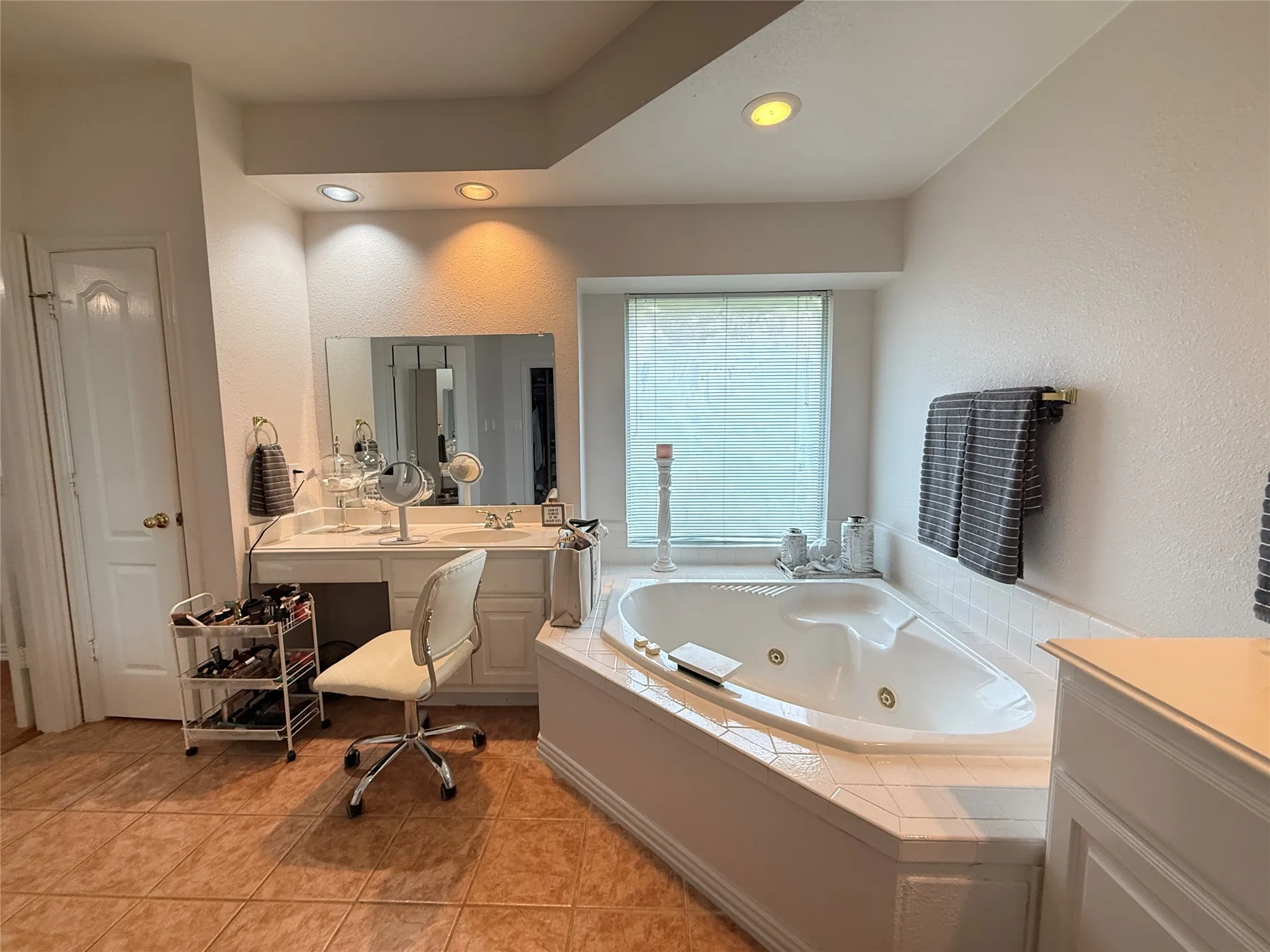 Single Family Residence For Rent in Collin County , 6821 Patrick Lane, Plano, Texas 75024, 4 Bedroom, 4 Bathroom, 2 Garage spaces, 3,296 Sqft, built in 1995, mls#21409882, Real Estate Agent in Plano, Homes For Rent in Collin county, Homes For Rent in Plano, Realtor in Plano Texas, Real Estate Brokerage Independent Realty Texas, Luminita Cordes Realtor