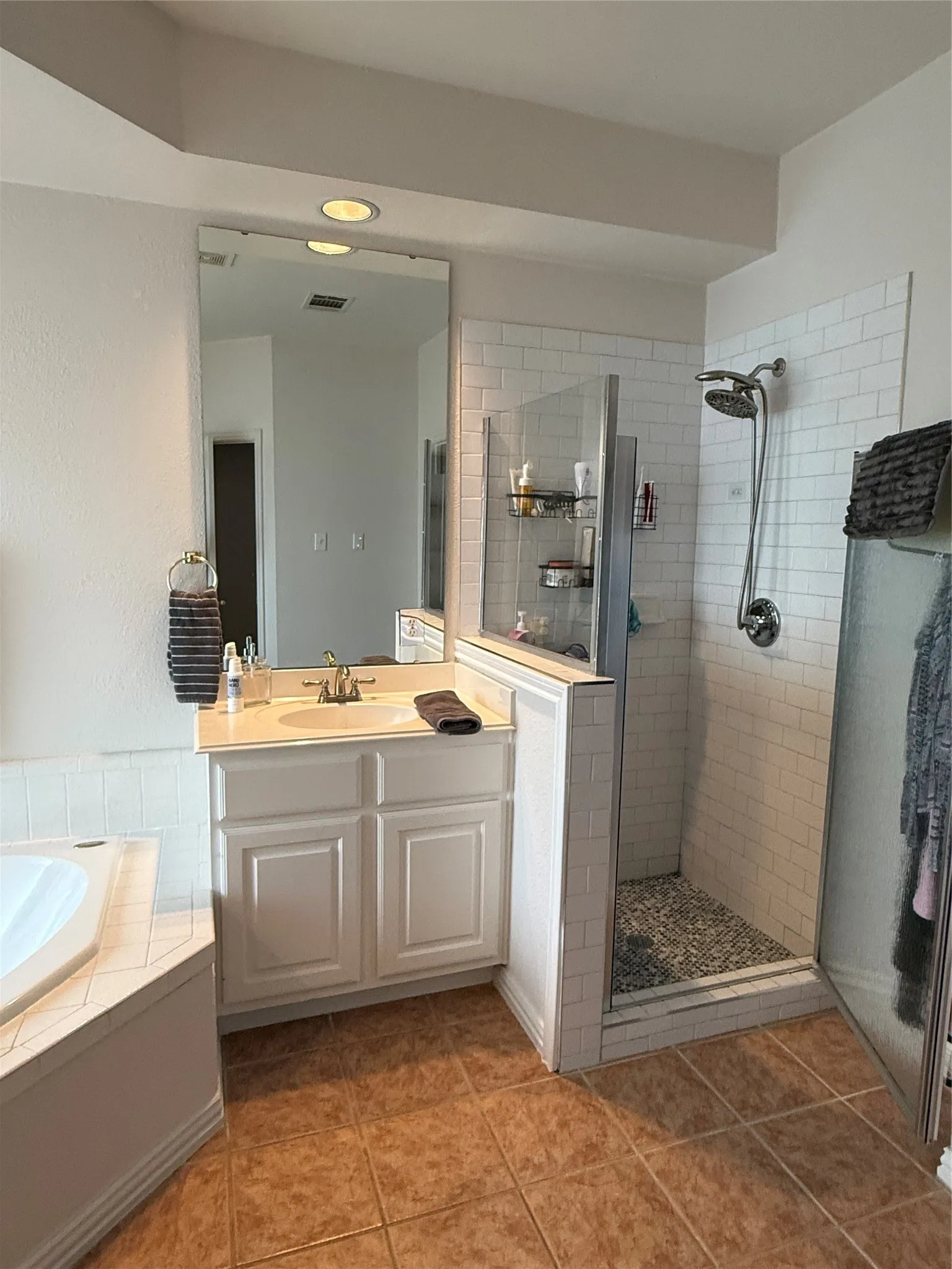 Single Family Residence For Rent in Collin County , 6821 Patrick Lane, Plano, Texas 75024, 4 Bedroom, 4 Bathroom, 2 Garage spaces, 3,296 Sqft, built in 1995, mls#21409882, Real Estate Agent in Plano, Homes For Rent in Collin county, Homes For Rent in Plano, Realtor in Plano Texas, Real Estate Brokerage Independent Realty Texas, Luminita Cordes Realtor