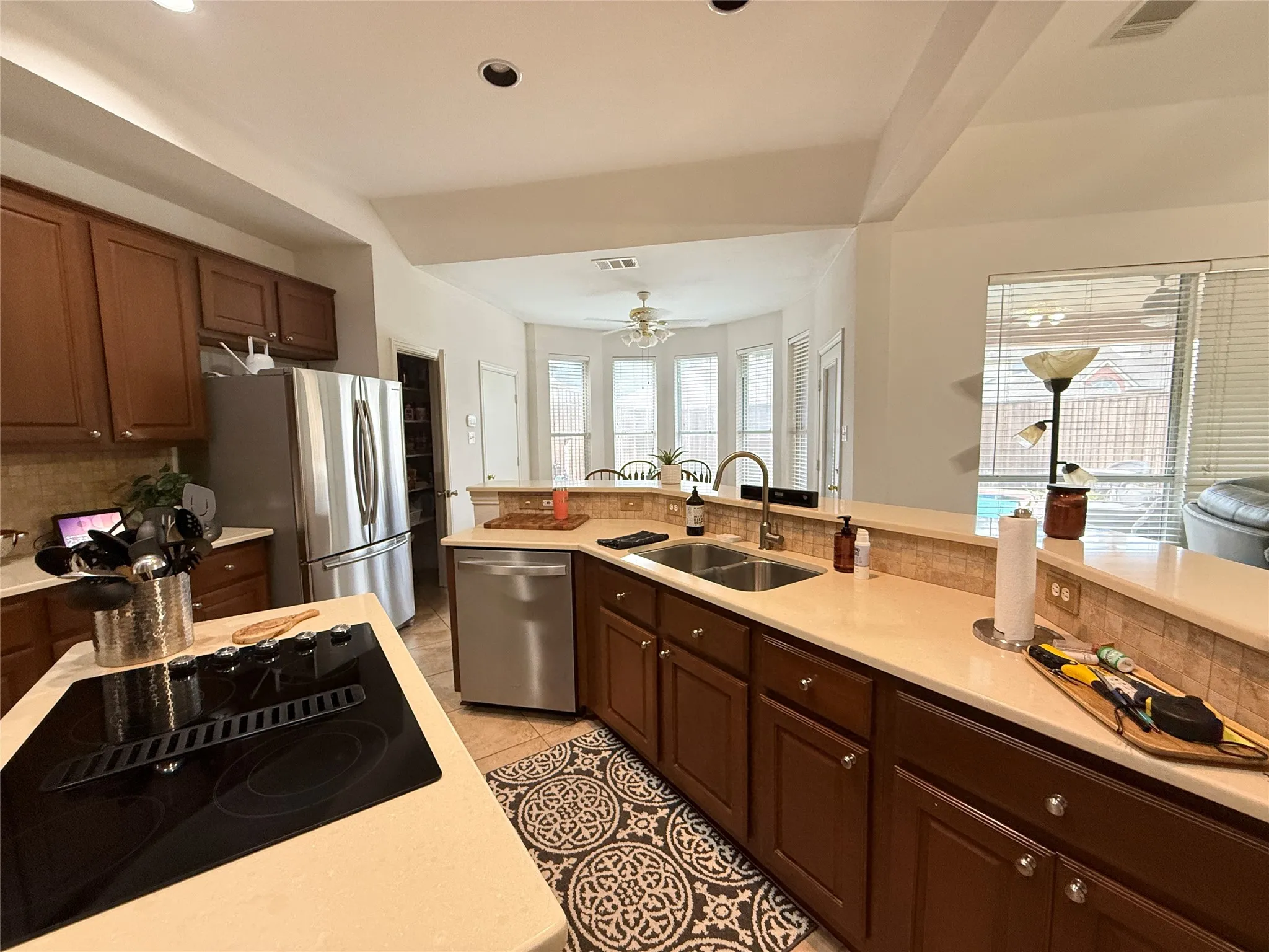 Single Family Residence For Rent in Collin County , 6821 Patrick Lane, Plano, Texas 75024, 4 Bedroom, 4 Bathroom, 2 Garage spaces, 3,296 Sqft, built in 1995, mls#21409882, Real Estate Agent in Plano, Homes For Rent in Collin county, Homes For Rent in Plano, Realtor in Plano Texas, Real Estate Brokerage Independent Realty Texas, Luminita Cordes Realtor