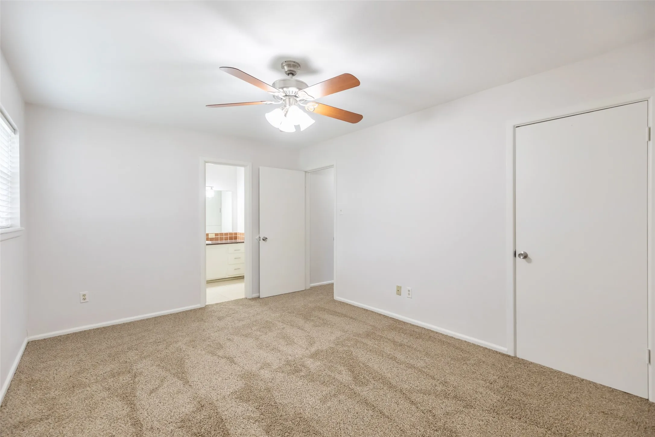 Single Family Residence For Sale in Taylor County , 2966 Arrowhead Drive, Abilene, Texas 79606, 3 Bedroom, 2 Bathroom, 2 Garage spaces, 1,840 Sqft, built in 1964, mls#21409872, Real Estate Agent in Abilene, Homes For Sale in Taylor county, Homes For Sale in Abilene, Realtor in Abilene Texas, Real Estate Brokerage Independent Realty Texas, Luminita Cordes Realtor