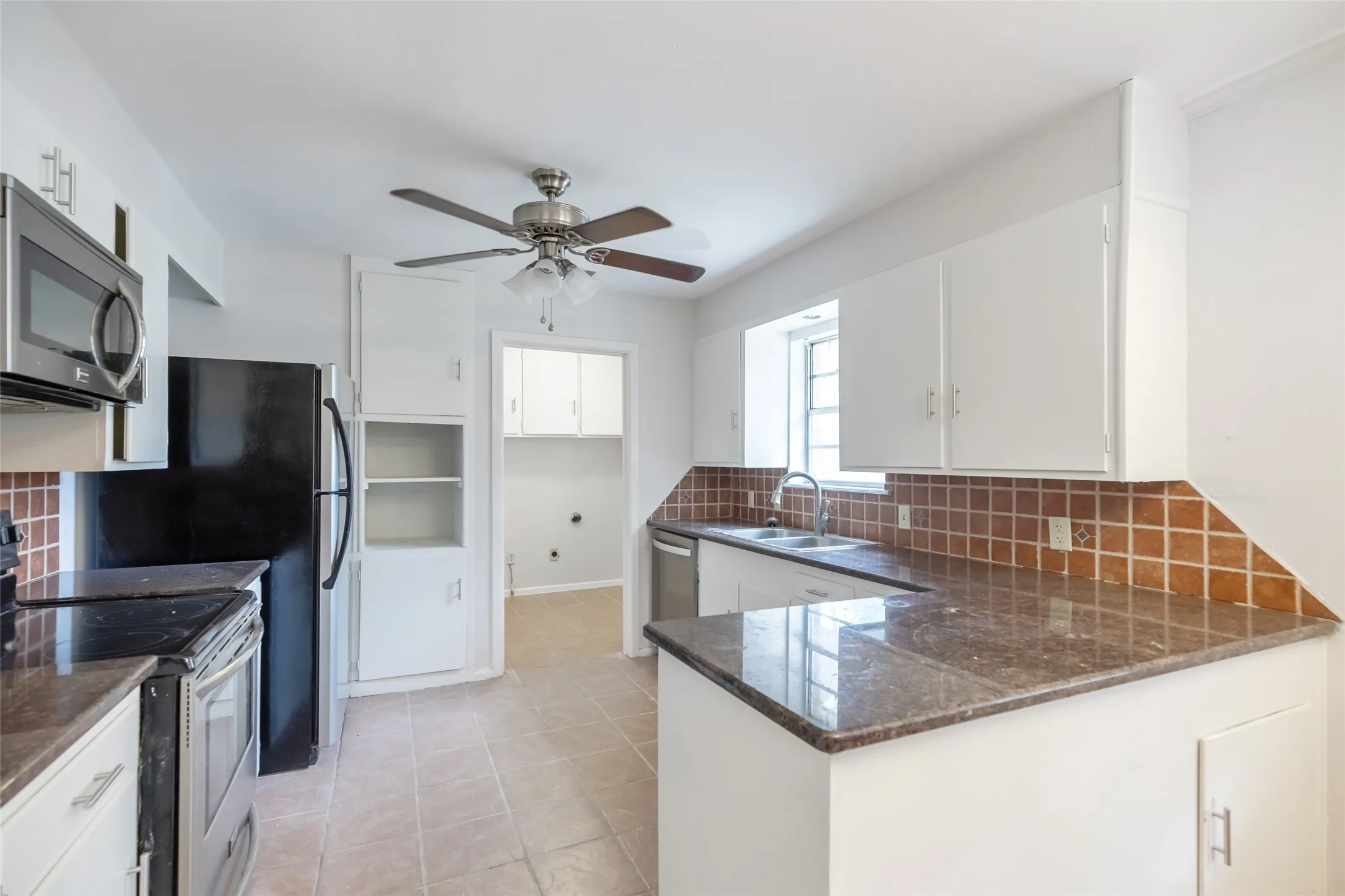 Single Family Residence For Sale in Taylor County , 2966 Arrowhead Drive, Abilene, Texas 79606, 3 Bedroom, 2 Bathroom, 2 Garage spaces, 1,840 Sqft, built in 1964, mls#21409872, Real Estate Agent in Abilene, Homes For Sale in Taylor county, Homes For Sale in Abilene, Realtor in Abilene Texas, Real Estate Brokerage Independent Realty Texas, Luminita Cordes Realtor