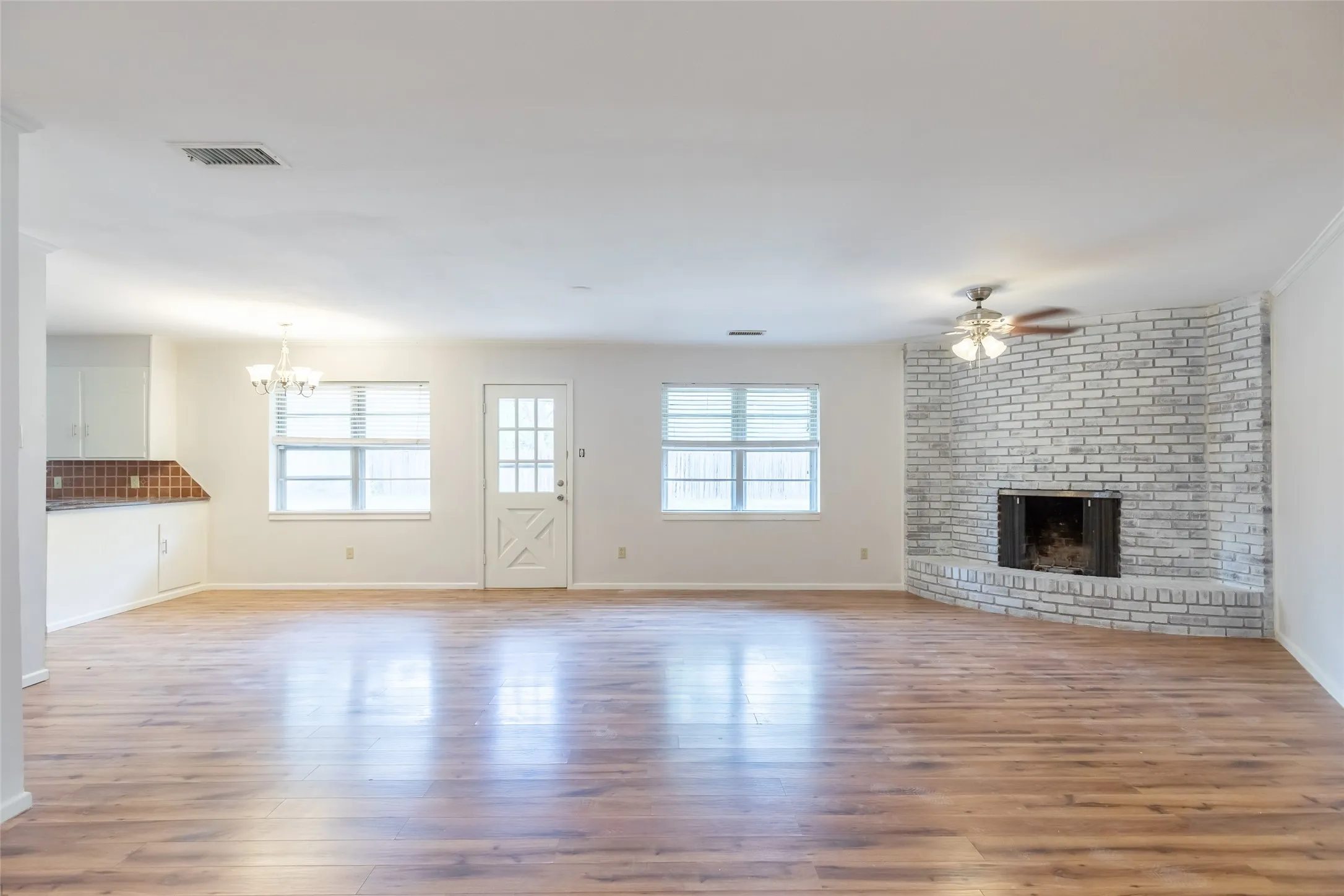 Single Family Residence For Sale in Taylor County , 2966 Arrowhead Drive, Abilene, Texas 79606, 3 Bedroom, 2 Bathroom, 2 Garage spaces, 1,840 Sqft, built in 1964, mls#21409872, Real Estate Agent in Abilene, Homes For Sale in Taylor county, Homes For Sale in Abilene, Realtor in Abilene Texas, Real Estate Brokerage Independent Realty Texas, Luminita Cordes Realtor