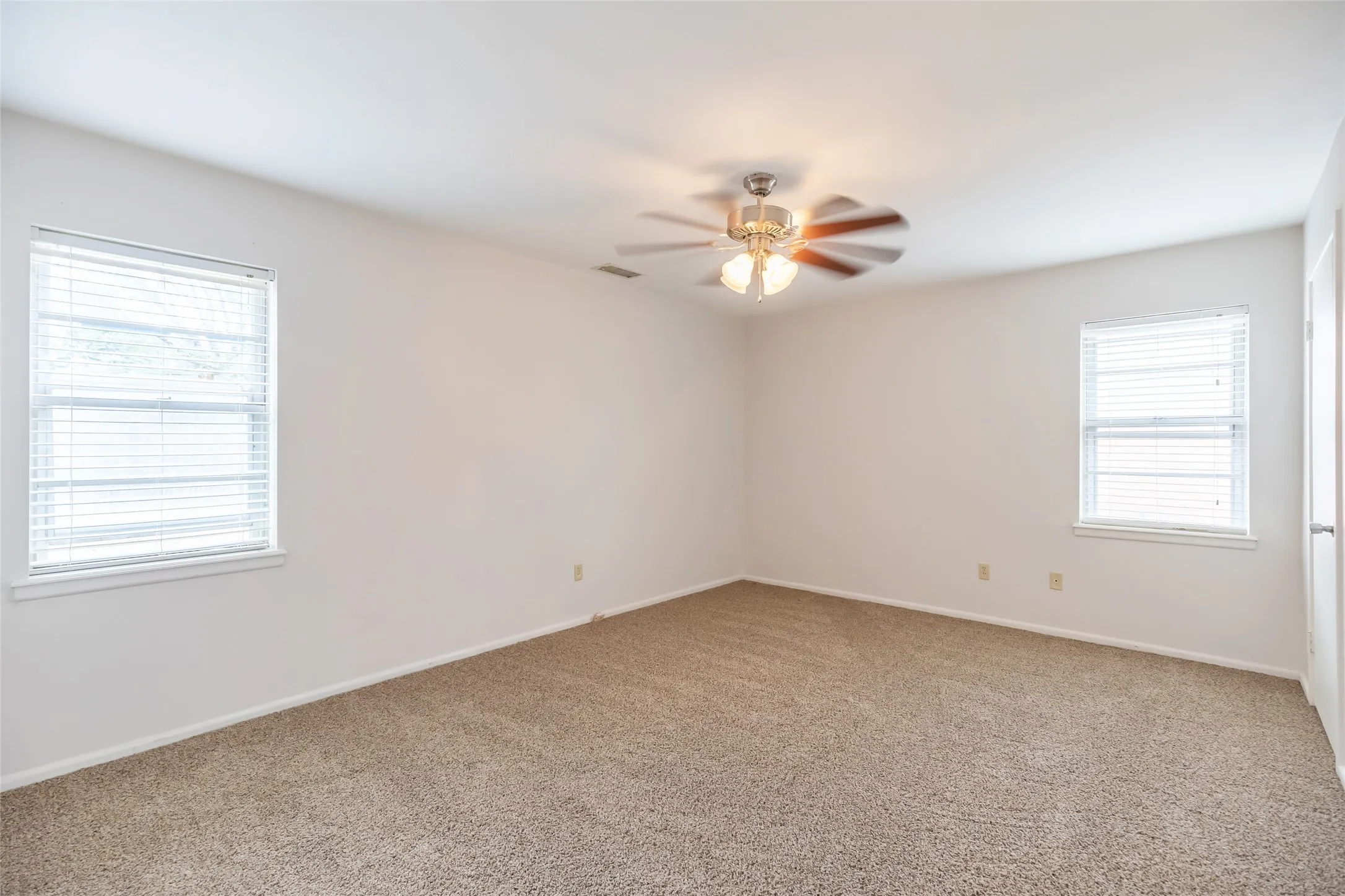 Single Family Residence For Sale in Taylor County , 2966 Arrowhead Drive, Abilene, Texas 79606, 3 Bedroom, 2 Bathroom, 2 Garage spaces, 1,840 Sqft, built in 1964, mls#21409872, Real Estate Agent in Abilene, Homes For Sale in Taylor county, Homes For Sale in Abilene, Realtor in Abilene Texas, Real Estate Brokerage Independent Realty Texas, Luminita Cordes Realtor
