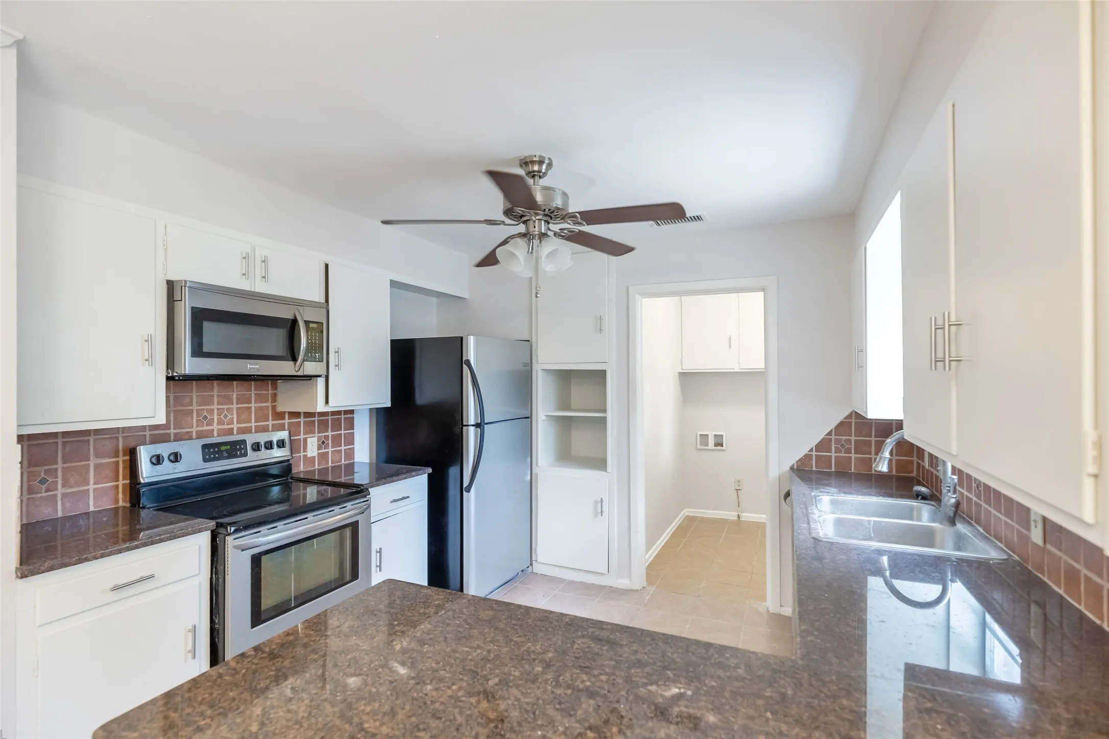 Single Family Residence For Sale in Taylor County , 2966 Arrowhead Drive, Abilene, Texas 79606, 3 Bedroom, 2 Bathroom, 2 Garage spaces, 1,840 Sqft, built in 1964, mls#21409872, Real Estate Agent in Abilene, Homes For Sale in Taylor county, Homes For Sale in Abilene, Realtor in Abilene Texas, Real Estate Brokerage Independent Realty Texas, Luminita Cordes Realtor