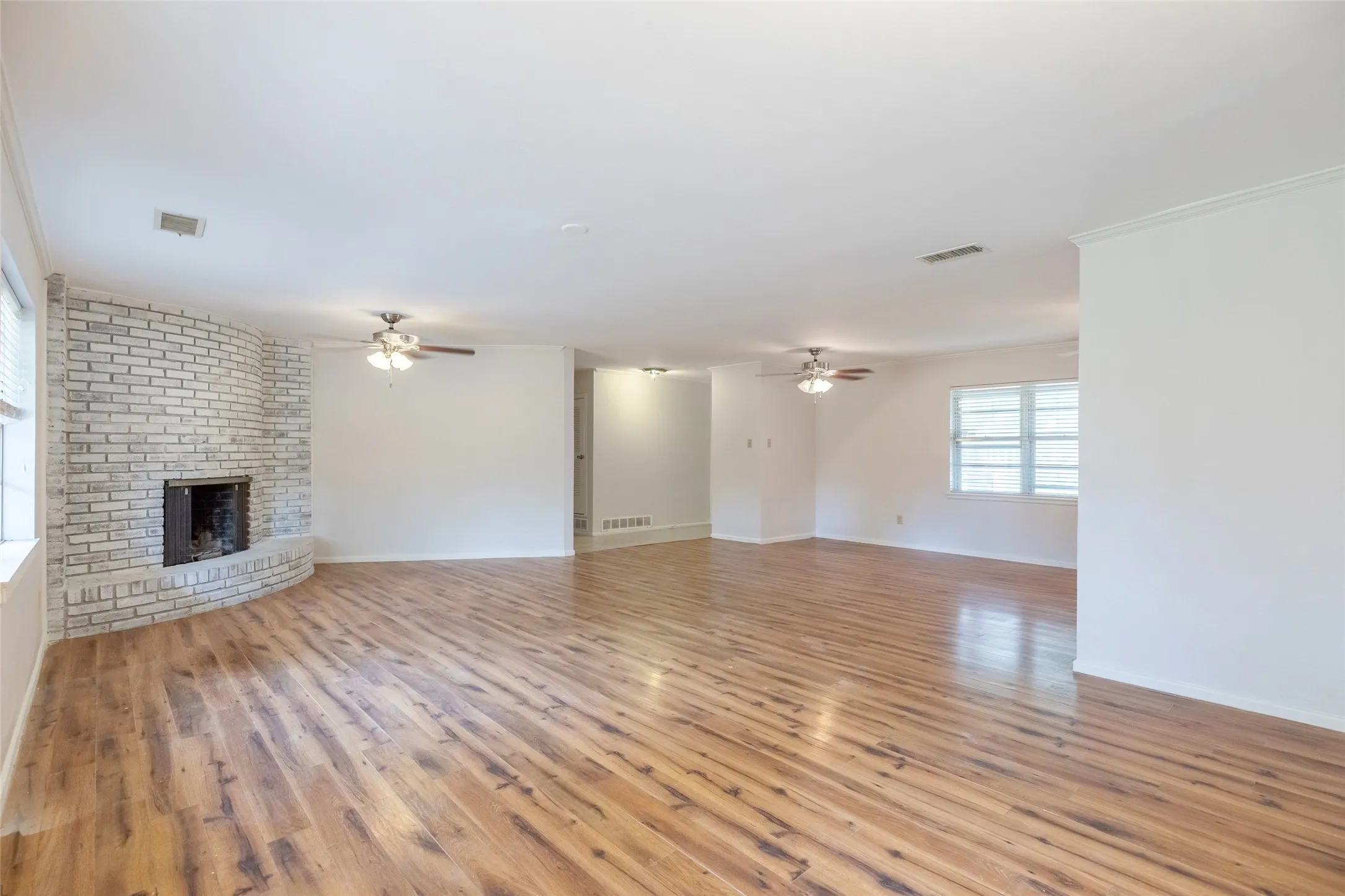 Single Family Residence For Sale in Taylor County , 2966 Arrowhead Drive, Abilene, Texas 79606, 3 Bedroom, 2 Bathroom, 2 Garage spaces, 1,840 Sqft, built in 1964, mls#21409872, Real Estate Agent in Abilene, Homes For Sale in Taylor county, Homes For Sale in Abilene, Realtor in Abilene Texas, Real Estate Brokerage Independent Realty Texas, Luminita Cordes Realtor