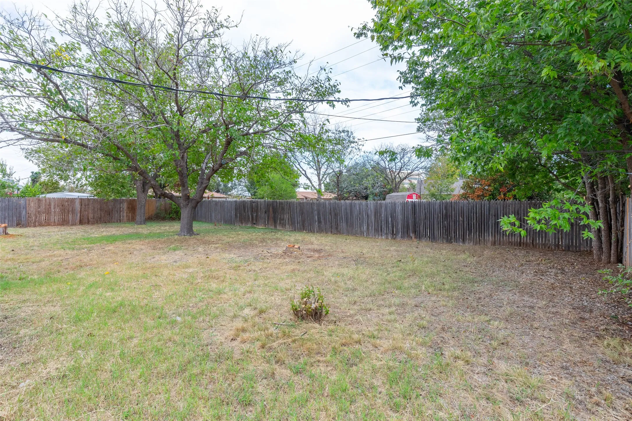 Single Family Residence For Sale in Taylor County , 2966 Arrowhead Drive, Abilene, Texas 79606, 3 Bedroom, 2 Bathroom, 2 Garage spaces, 1,840 Sqft, built in 1964, mls#21409872, Real Estate Agent in Abilene, Homes For Sale in Taylor county, Homes For Sale in Abilene, Realtor in Abilene Texas, Real Estate Brokerage Independent Realty Texas, Luminita Cordes Realtor