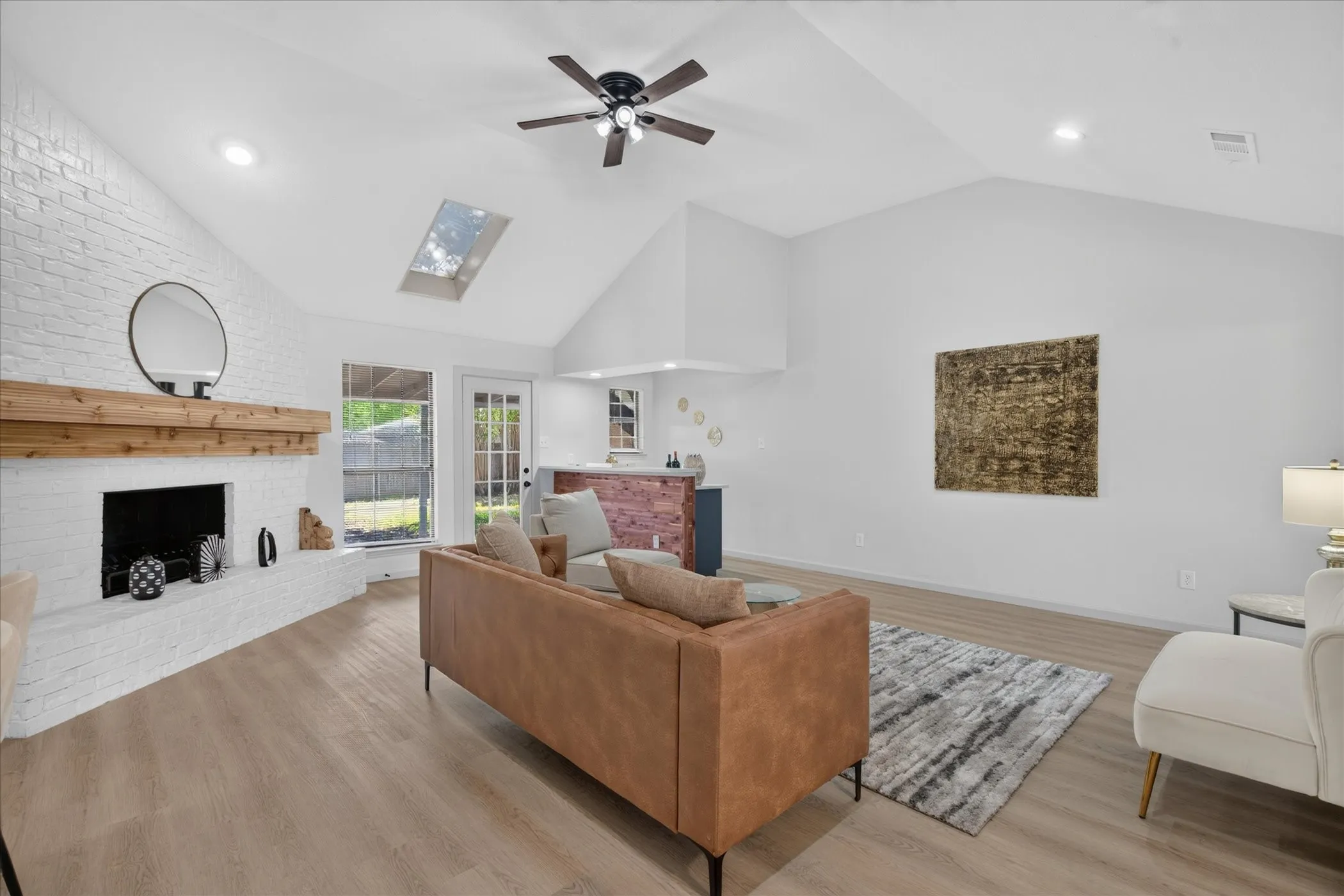 Single Family Residence For Sale in Tarrant County , 10117 Stoneleigh Drive, Benbrook, Texas 76126, 4 Bedroom, 2 Bathroom, 2 Garage spaces, 2,240 Sqft, built in 1984, mls#21412633, Real Estate Agent in Benbrook, Homes For Sale in Tarrant county, Homes For Sale in Benbrook, Realtor in Benbrook Texas, Real Estate Brokerage Independent Realty Texas, Luminita Cordes Realtor