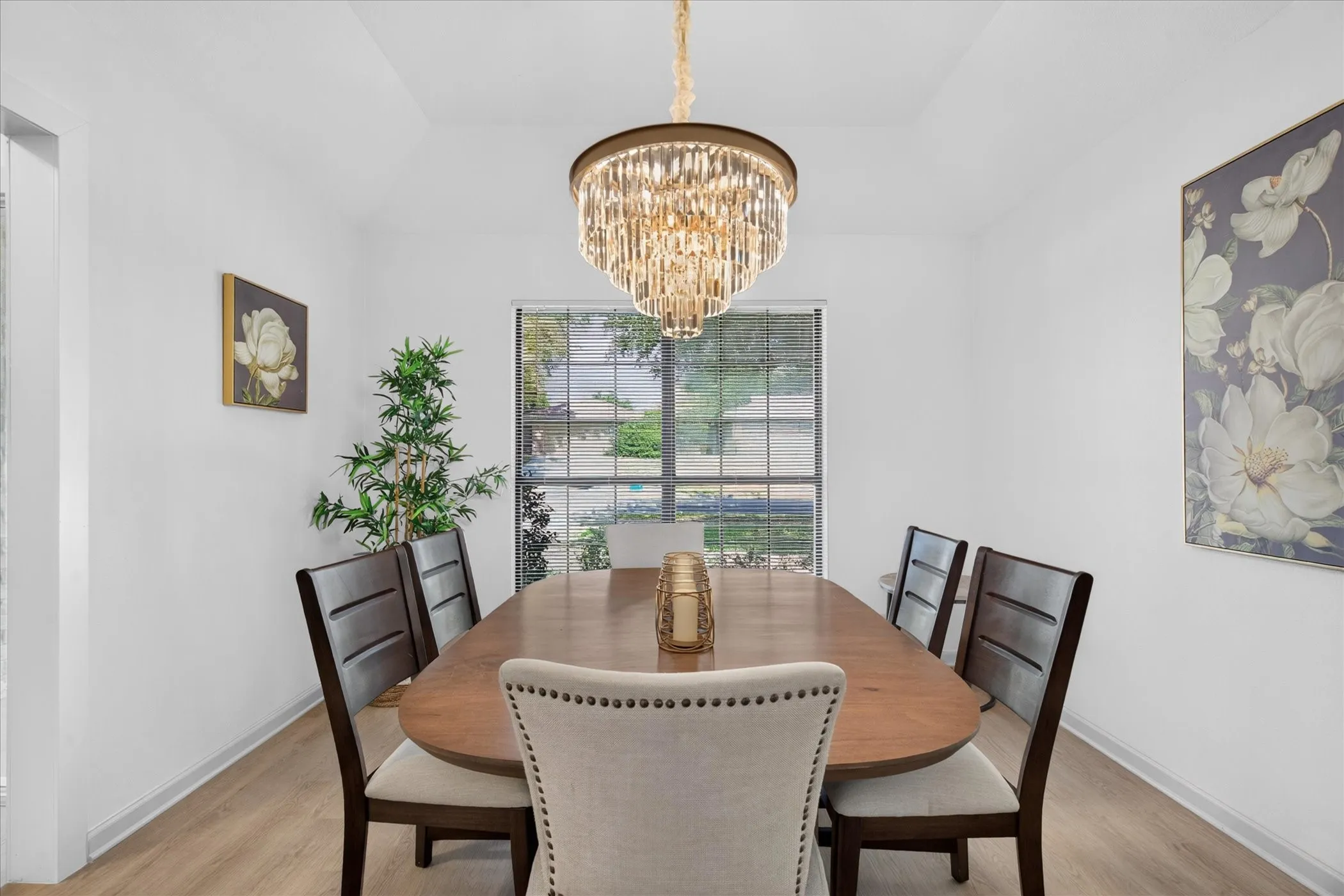 Single Family Residence For Sale in Tarrant County , 10117 Stoneleigh Drive, Benbrook, Texas 76126, 4 Bedroom, 2 Bathroom, 2 Garage spaces, 2,240 Sqft, built in 1984, mls#21412633, Real Estate Agent in Benbrook, Homes For Sale in Tarrant county, Homes For Sale in Benbrook, Realtor in Benbrook Texas, Real Estate Brokerage Independent Realty Texas, Luminita Cordes Realtor