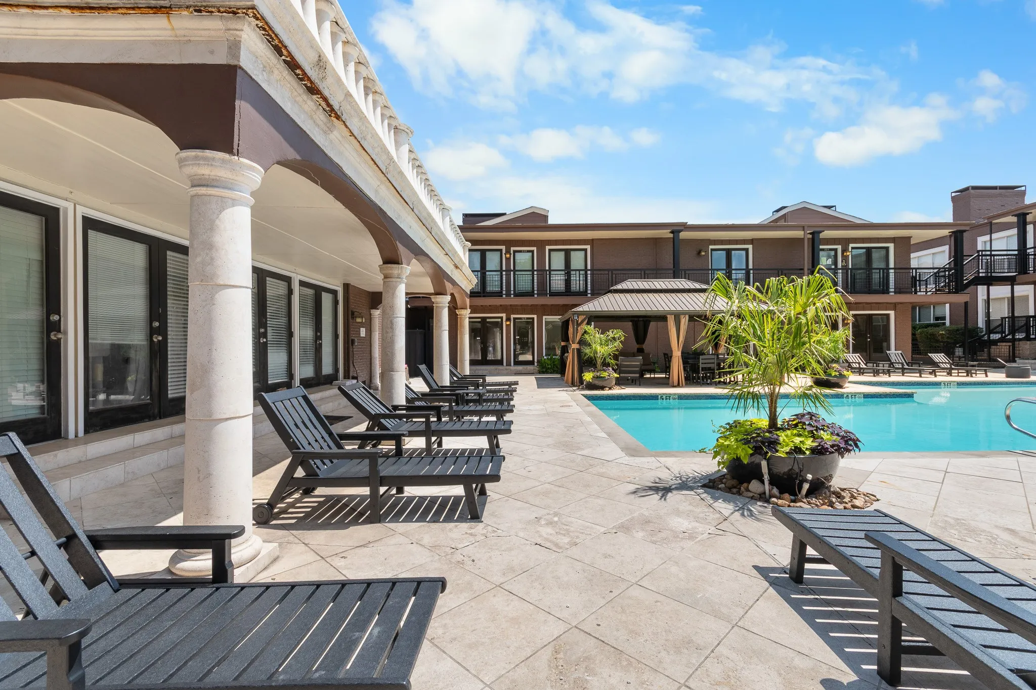 Condominium For Sale in Dallas County , 5928 Sandhurst Lane 127, Dallas, Texas 75206, 3 Bedroom, 2 Bathroom, Garage spaces, 1,224 Sqft, built in 1967, mls#21413727, Real Estate Agent in Dallas, Homes For Sale in Dallas county, Homes For Sale in Dallas, Realtor in Dallas Texas, Real Estate Brokerage Independent Realty Texas, Luminita Cordes Realtor