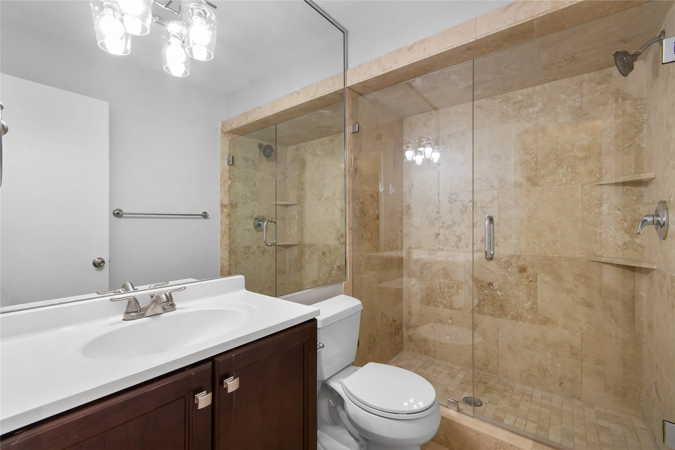 Condominium For Sale in Dallas County , 5928 Sandhurst Lane 127, Dallas, Texas 75206, 3 Bedroom, 2 Bathroom, Garage spaces, 1,224 Sqft, built in 1967, mls#21413727, Real Estate Agent in Dallas, Homes For Sale in Dallas county, Homes For Sale in Dallas, Realtor in Dallas Texas, Real Estate Brokerage Independent Realty Texas, Luminita Cordes Realtor