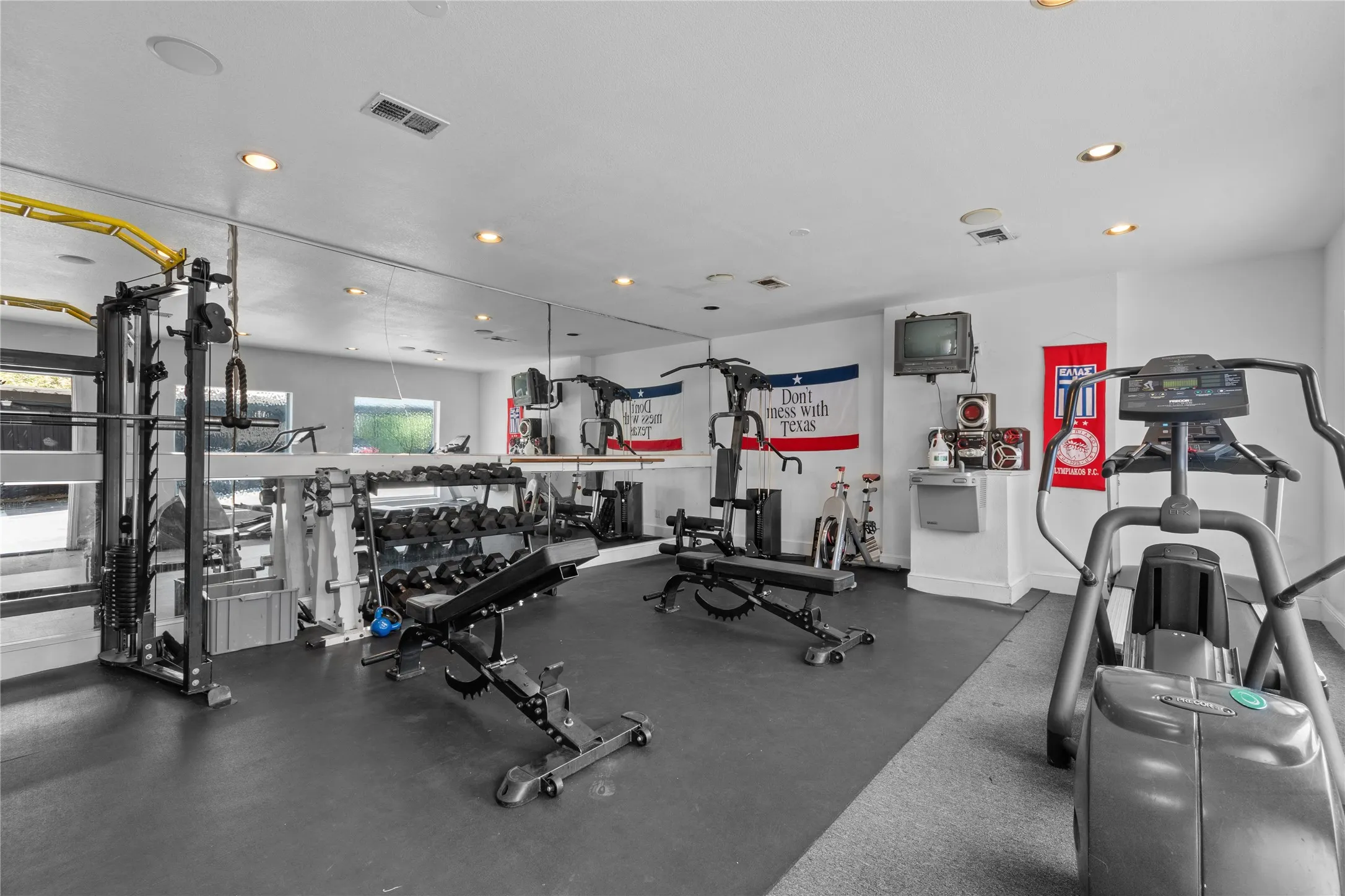 Condominium For Sale in Dallas County , 5928 Sandhurst Lane 127, Dallas, Texas 75206, 3 Bedroom, 2 Bathroom, Garage spaces, 1,224 Sqft, built in 1967, mls#21413727, Real Estate Agent in Dallas, Homes For Sale in Dallas county, Homes For Sale in Dallas, Realtor in Dallas Texas, Real Estate Brokerage Independent Realty Texas, Luminita Cordes Realtor