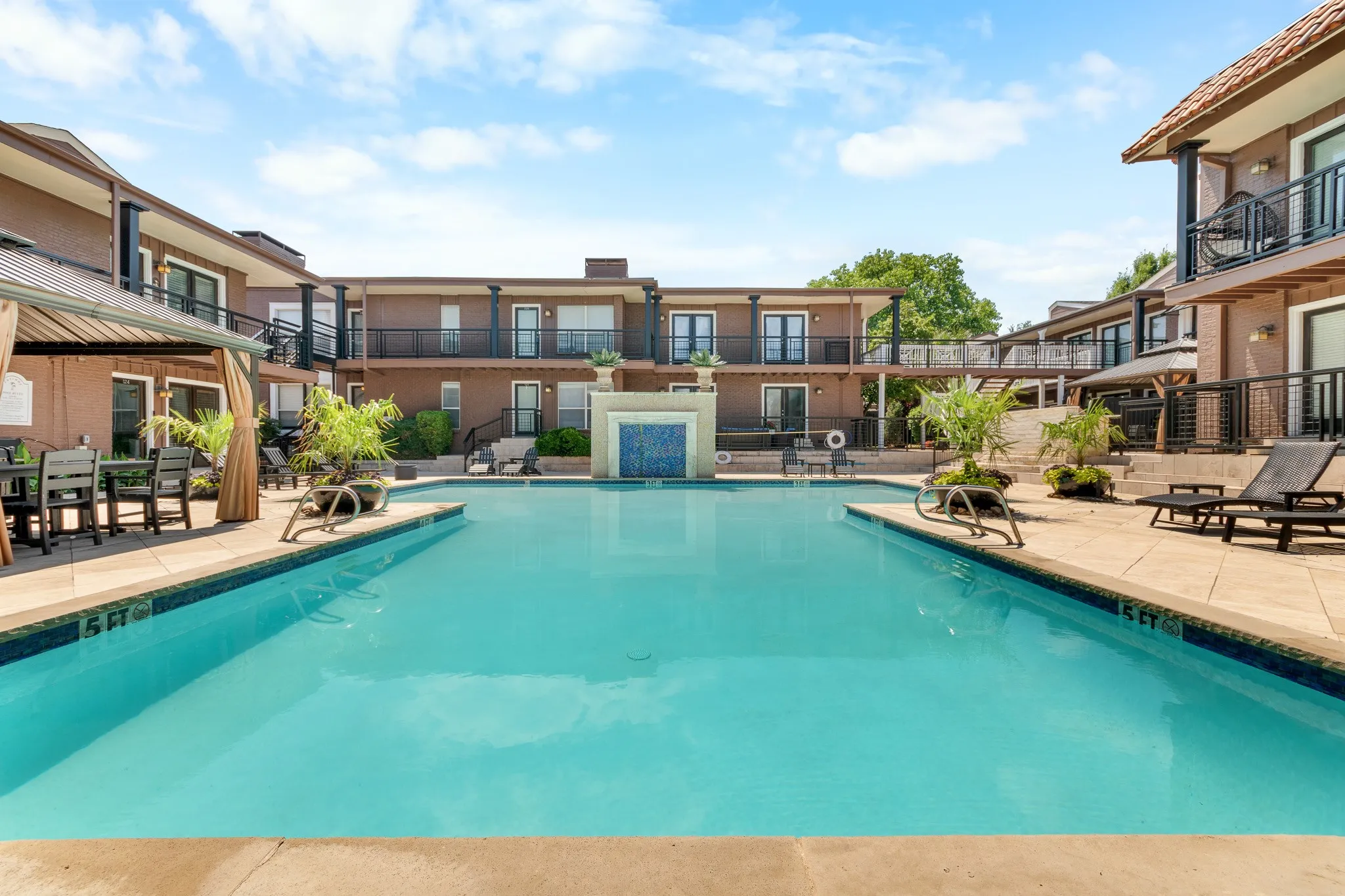 Condominium For Sale in Dallas County , 5928 Sandhurst Lane 127, Dallas, Texas 75206, 3 Bedroom, 2 Bathroom, Garage spaces, 1,224 Sqft, built in 1967, mls#21413727, Real Estate Agent in Dallas, Homes For Sale in Dallas county, Homes For Sale in Dallas, Realtor in Dallas Texas, Real Estate Brokerage Independent Realty Texas, Luminita Cordes Realtor