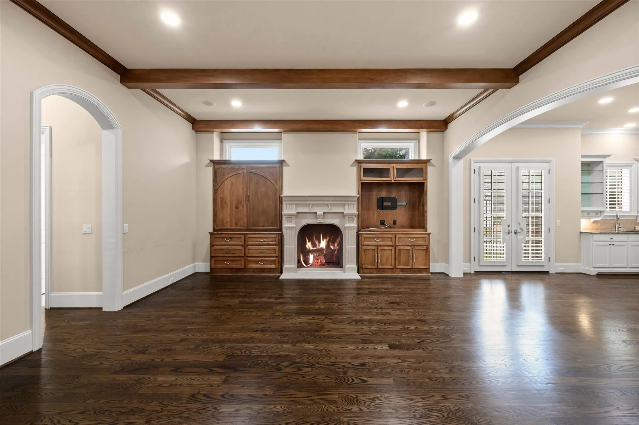 Single Family Residence For Sale in Dallas County , 2900 Westminster Avenue, University Park, Texas 75205, 4 Bedroom, 5 Bathroom, 2 Garage spaces, 4,011 Sqft, built in 2008, mls#21412781, Real Estate Agent in University Park, Homes For Sale in Dallas county, Homes For Sale in University Park, Realtor in University Park Texas, Real Estate Brokerage Independent Realty Texas, Luminita Cordes Realtor