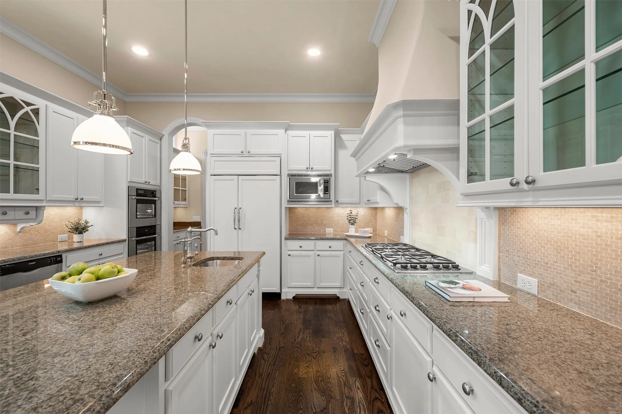 Single Family Residence For Sale in Dallas County , 2900 Westminster Avenue, University Park, Texas 75205, 4 Bedroom, 5 Bathroom, 2 Garage spaces, 4,011 Sqft, built in 2008, mls#21412781, Real Estate Agent in University Park, Homes For Sale in Dallas county, Homes For Sale in University Park, Realtor in University Park Texas, Real Estate Brokerage Independent Realty Texas, Luminita Cordes Realtor