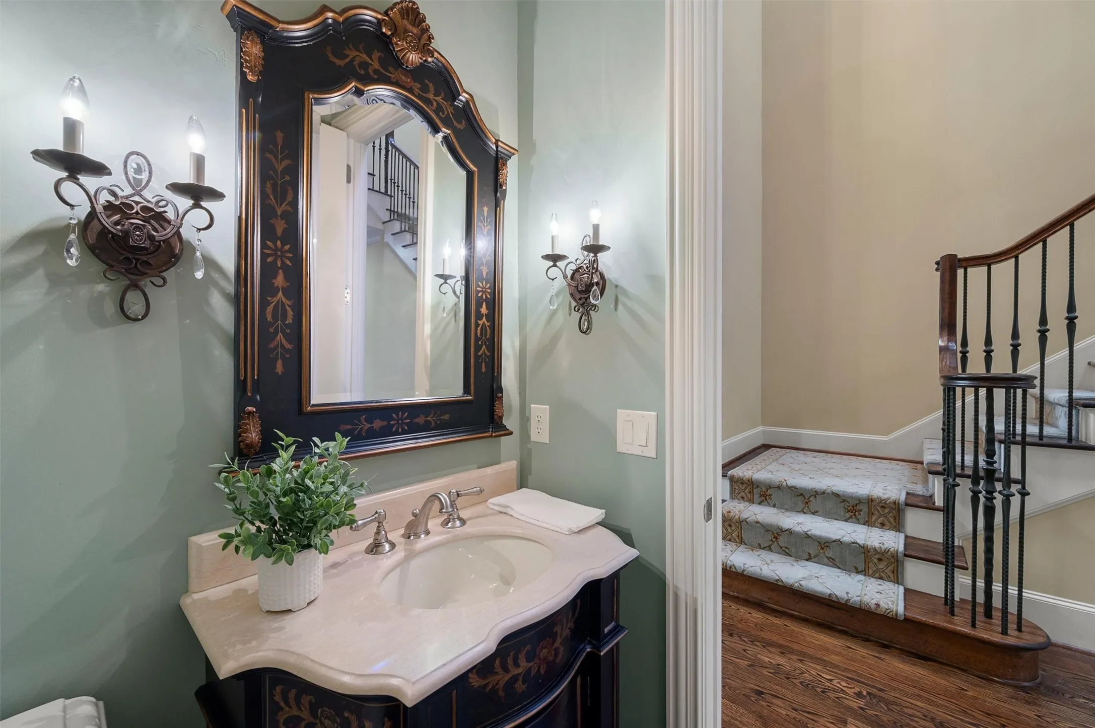 Single Family Residence For Sale in Dallas County , 2900 Westminster Avenue, University Park, Texas 75205, 4 Bedroom, 5 Bathroom, 2 Garage spaces, 4,011 Sqft, built in 2008, mls#21412781, Real Estate Agent in University Park, Homes For Sale in Dallas county, Homes For Sale in University Park, Realtor in University Park Texas, Real Estate Brokerage Independent Realty Texas, Luminita Cordes Realtor