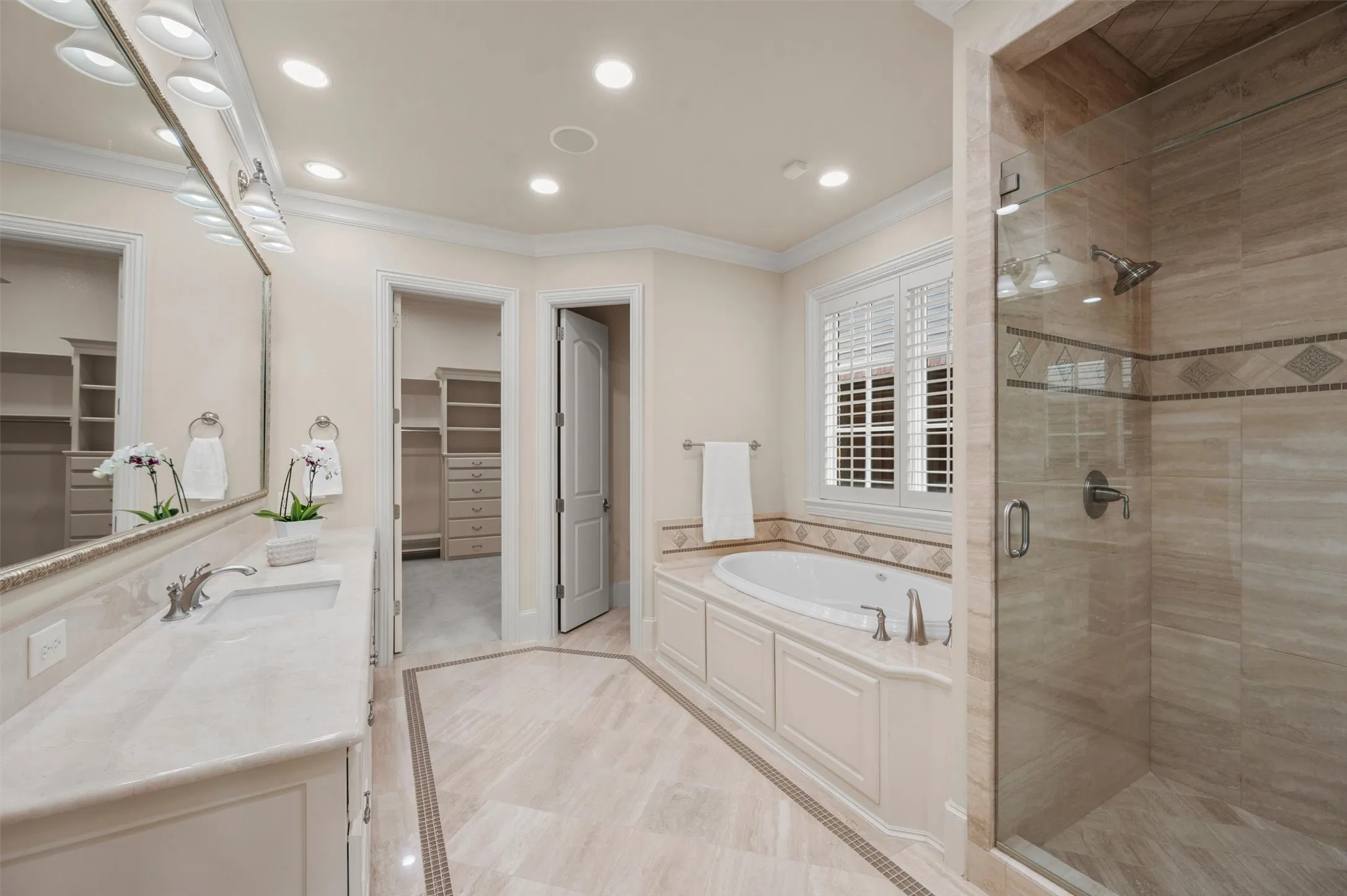 Single Family Residence For Sale in Dallas County , 2900 Westminster Avenue, University Park, Texas 75205, 4 Bedroom, 5 Bathroom, 2 Garage spaces, 4,011 Sqft, built in 2008, mls#21412781, Real Estate Agent in University Park, Homes For Sale in Dallas county, Homes For Sale in University Park, Realtor in University Park Texas, Real Estate Brokerage Independent Realty Texas, Luminita Cordes Realtor