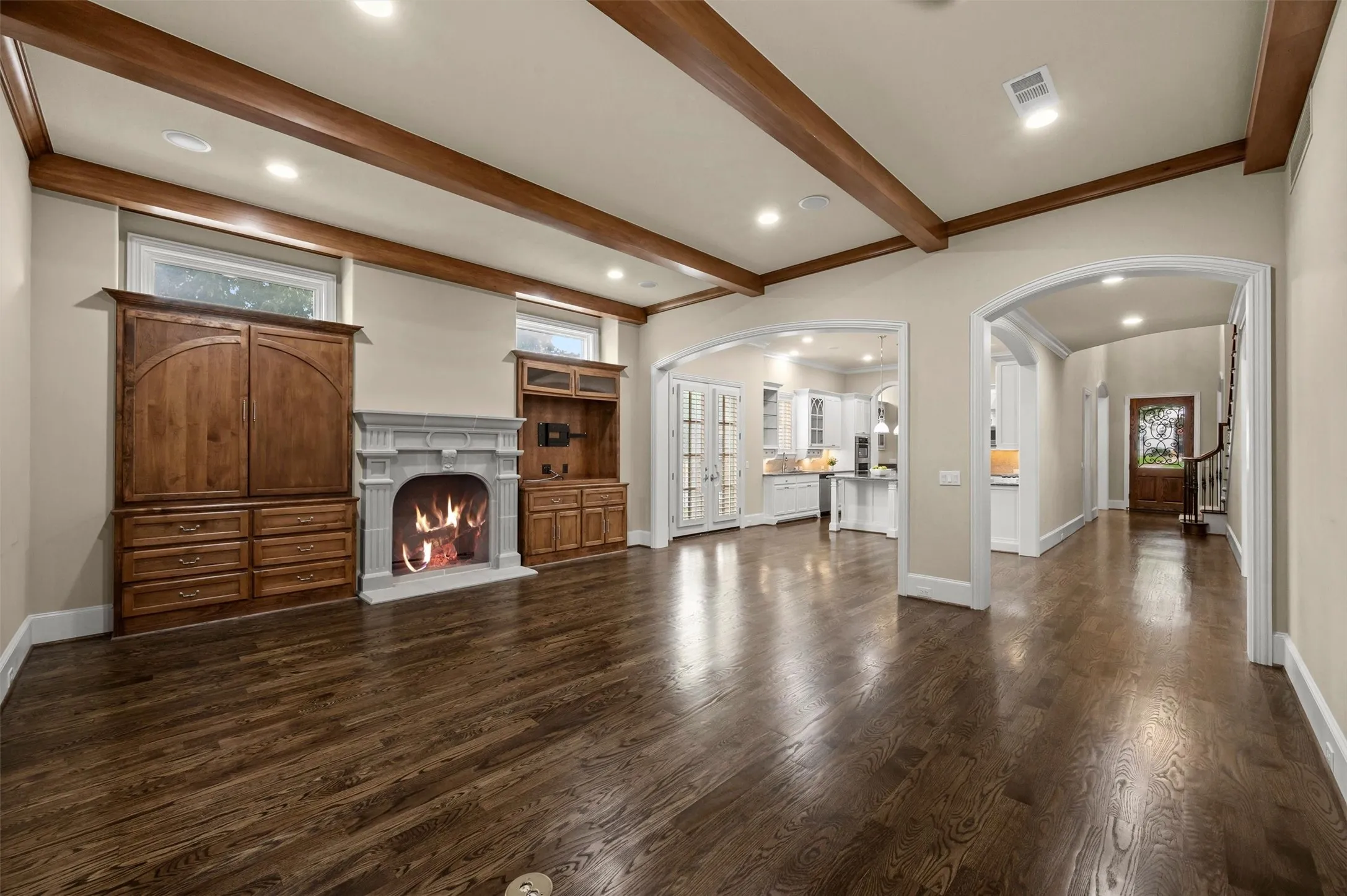 Single Family Residence For Sale in Dallas County , 2900 Westminster Avenue, University Park, Texas 75205, 4 Bedroom, 5 Bathroom, 2 Garage spaces, 4,011 Sqft, built in 2008, mls#21412781, Real Estate Agent in University Park, Homes For Sale in Dallas county, Homes For Sale in University Park, Realtor in University Park Texas, Real Estate Brokerage Independent Realty Texas, Luminita Cordes Realtor
