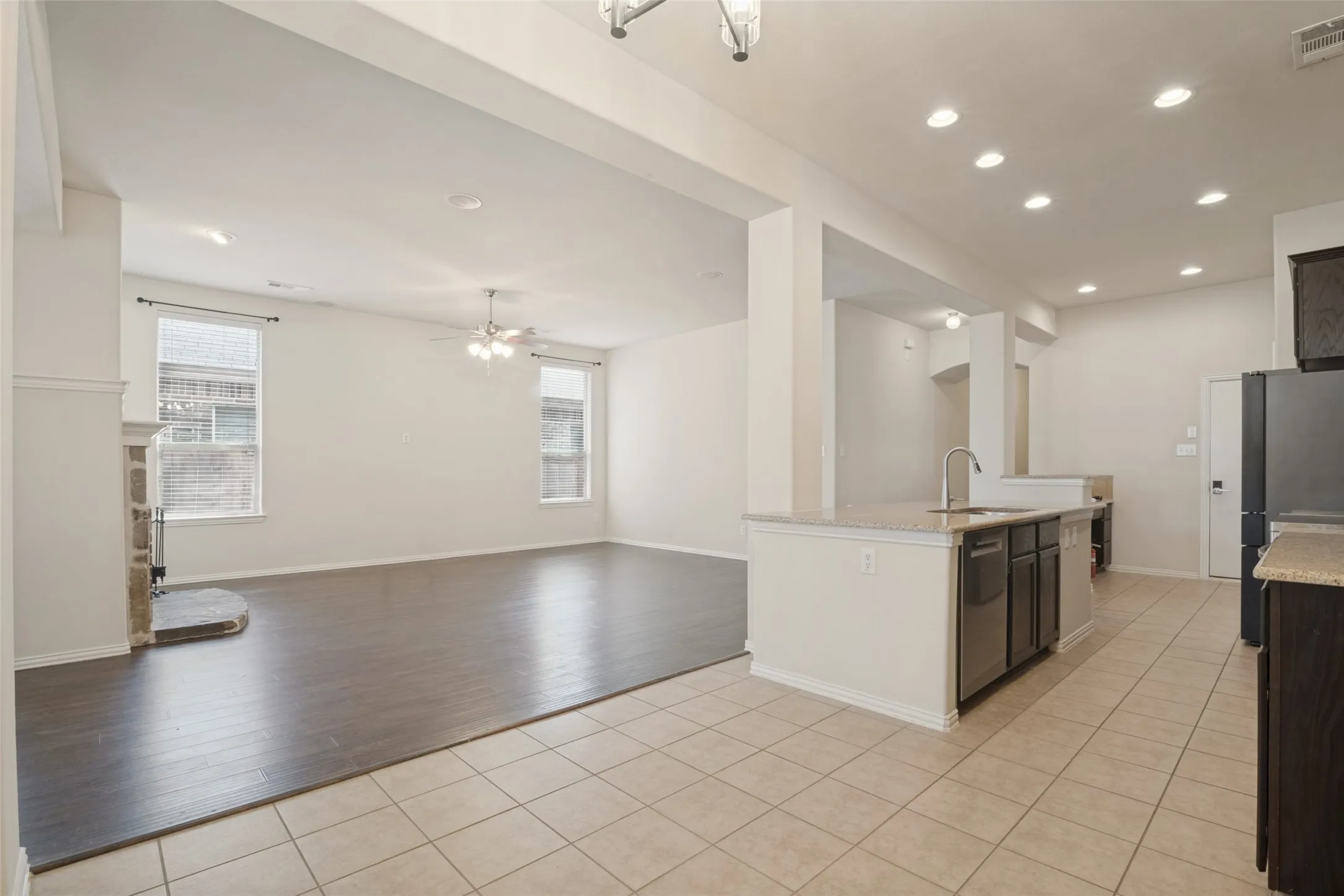 Single Family Residence For Sale in Kaufman County , 2018 Colorado Bend Drive, Forney, Texas 75126, 3 Bedroom, 2 Bathroom, 2 Garage spaces, 2,132 Sqft, built in 2009, mls#21413643, Real Estate Agent in Forney, Homes For Sale in Kaufman county, Homes For Sale in Forney, Realtor in Forney Texas, Real Estate Brokerage Independent Realty Texas, Luminita Cordes Realtor