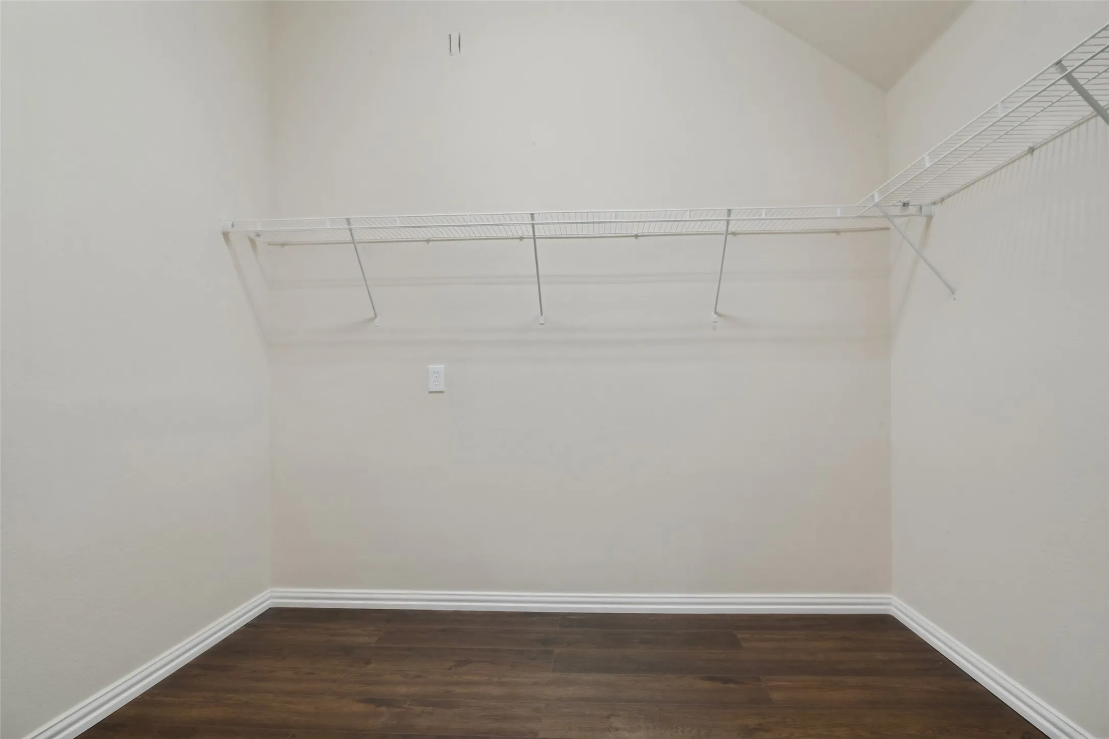 Single Family Residence For Sale in Kaufman County , 2018 Colorado Bend Drive, Forney, Texas 75126, 3 Bedroom, 2 Bathroom, 2 Garage spaces, 2,132 Sqft, built in 2009, mls#21413643, Real Estate Agent in Forney, Homes For Sale in Kaufman county, Homes For Sale in Forney, Realtor in Forney Texas, Real Estate Brokerage Independent Realty Texas, Luminita Cordes Realtor