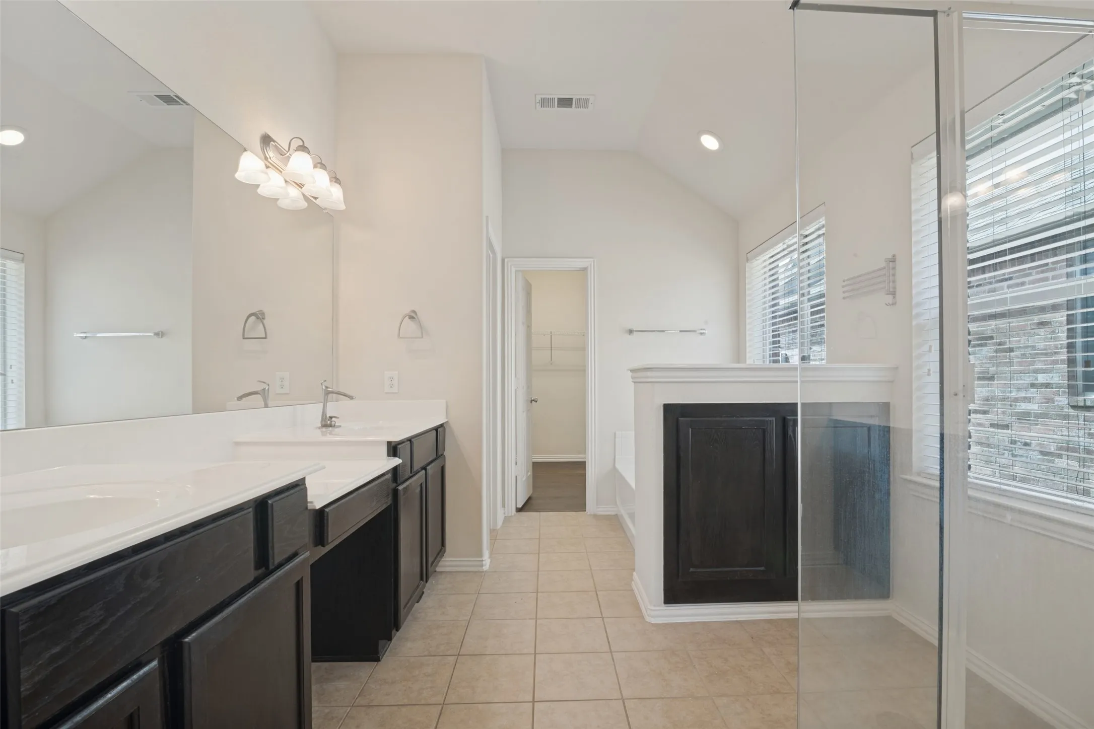 Single Family Residence For Sale in Kaufman County , 2018 Colorado Bend Drive, Forney, Texas 75126, 3 Bedroom, 2 Bathroom, 2 Garage spaces, 2,132 Sqft, built in 2009, mls#21413643, Real Estate Agent in Forney, Homes For Sale in Kaufman county, Homes For Sale in Forney, Realtor in Forney Texas, Real Estate Brokerage Independent Realty Texas, Luminita Cordes Realtor