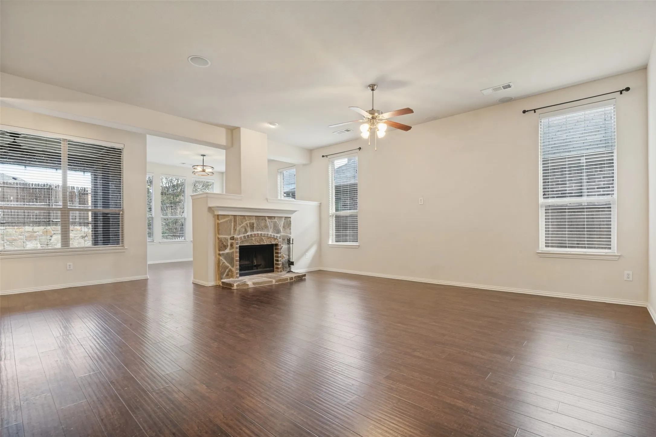 Single Family Residence For Sale in Kaufman County , 2018 Colorado Bend Drive, Forney, Texas 75126, 3 Bedroom, 2 Bathroom, 2 Garage spaces, 2,132 Sqft, built in 2009, mls#21413643, Real Estate Agent in Forney, Homes For Sale in Kaufman county, Homes For Sale in Forney, Realtor in Forney Texas, Real Estate Brokerage Independent Realty Texas, Luminita Cordes Realtor