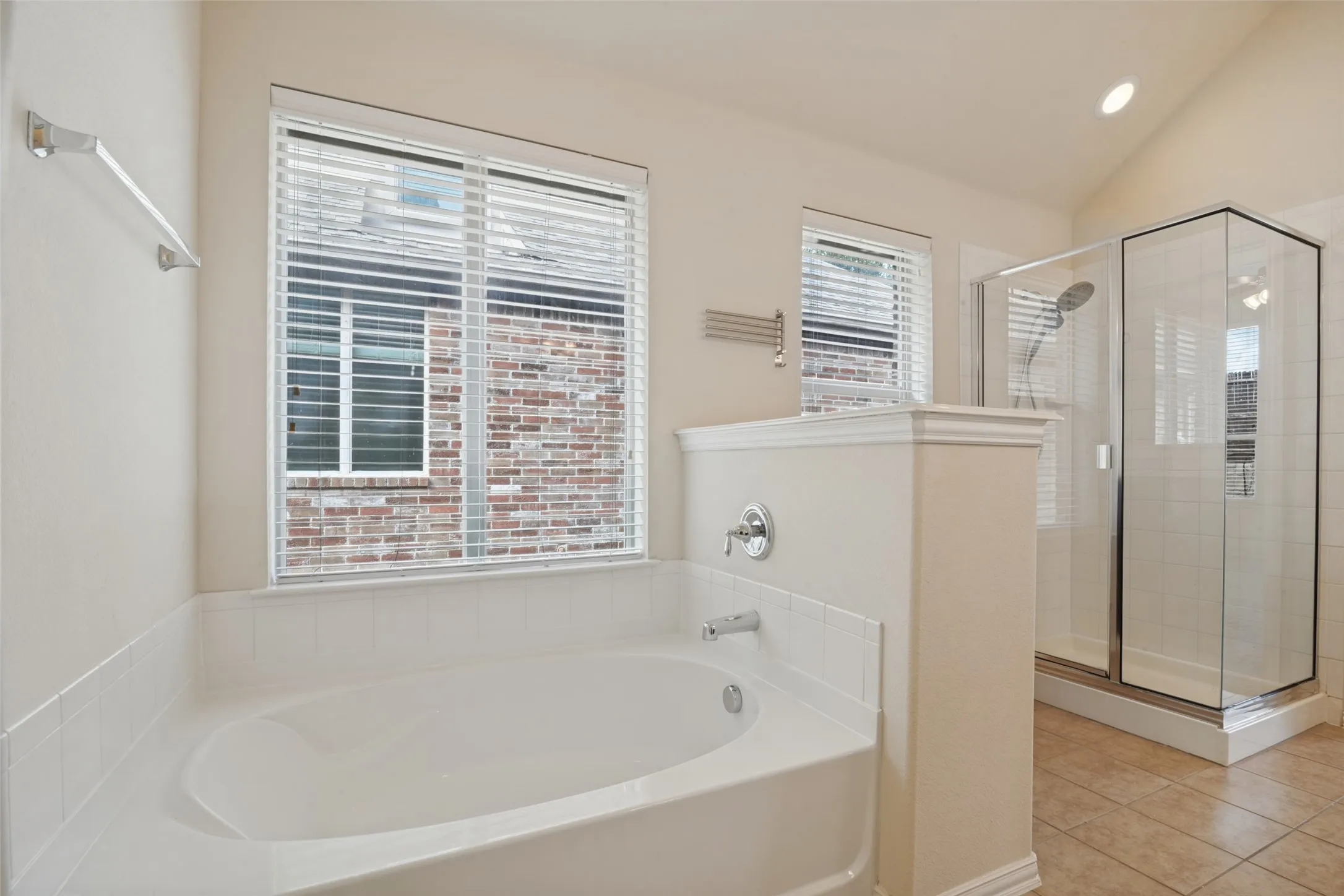 Single Family Residence For Sale in Kaufman County , 2018 Colorado Bend Drive, Forney, Texas 75126, 3 Bedroom, 2 Bathroom, 2 Garage spaces, 2,132 Sqft, built in 2009, mls#21413643, Real Estate Agent in Forney, Homes For Sale in Kaufman county, Homes For Sale in Forney, Realtor in Forney Texas, Real Estate Brokerage Independent Realty Texas, Luminita Cordes Realtor