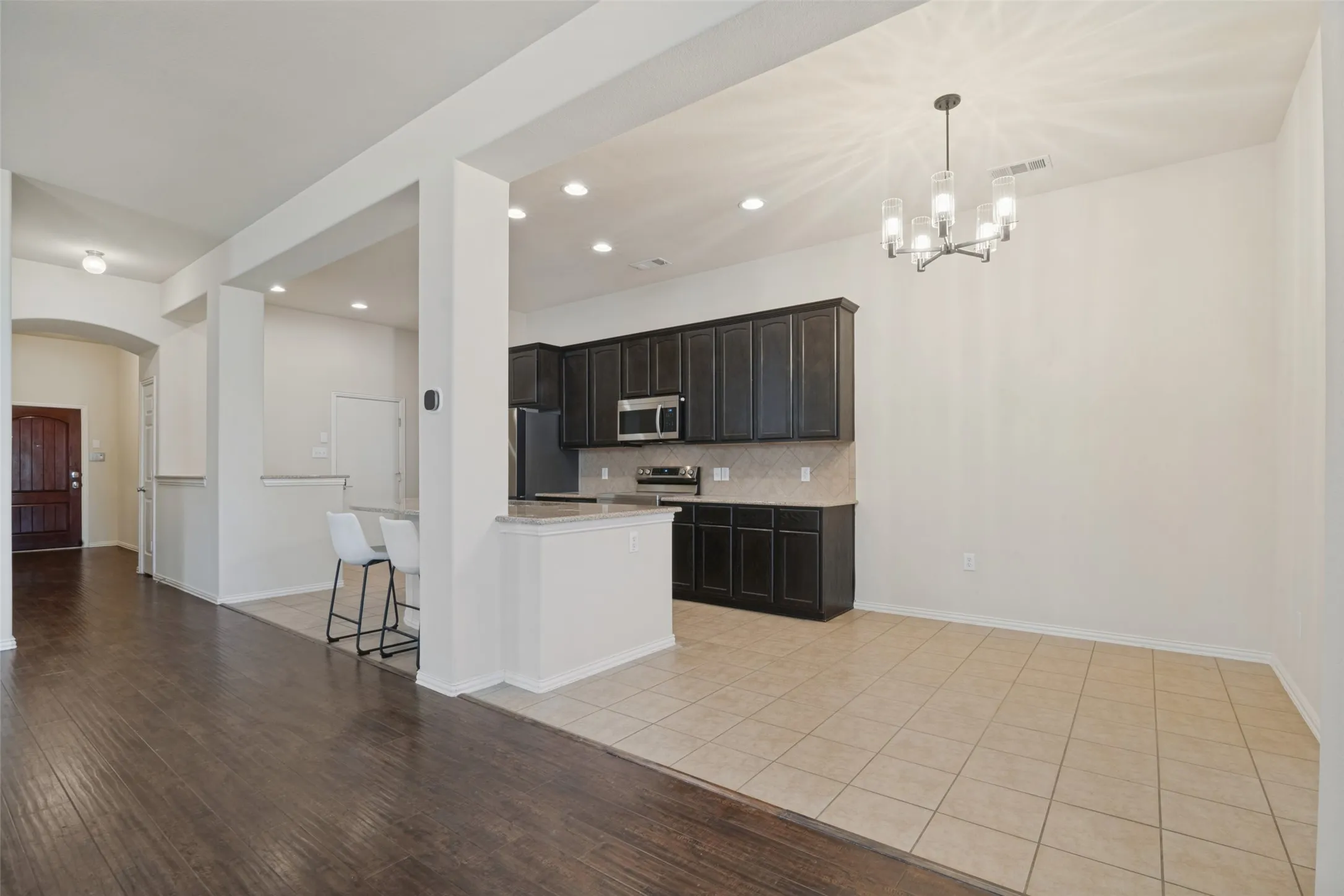 Single Family Residence For Sale in Kaufman County , 2018 Colorado Bend Drive, Forney, Texas 75126, 3 Bedroom, 2 Bathroom, 2 Garage spaces, 2,132 Sqft, built in 2009, mls#21413643, Real Estate Agent in Forney, Homes For Sale in Kaufman county, Homes For Sale in Forney, Realtor in Forney Texas, Real Estate Brokerage Independent Realty Texas, Luminita Cordes Realtor