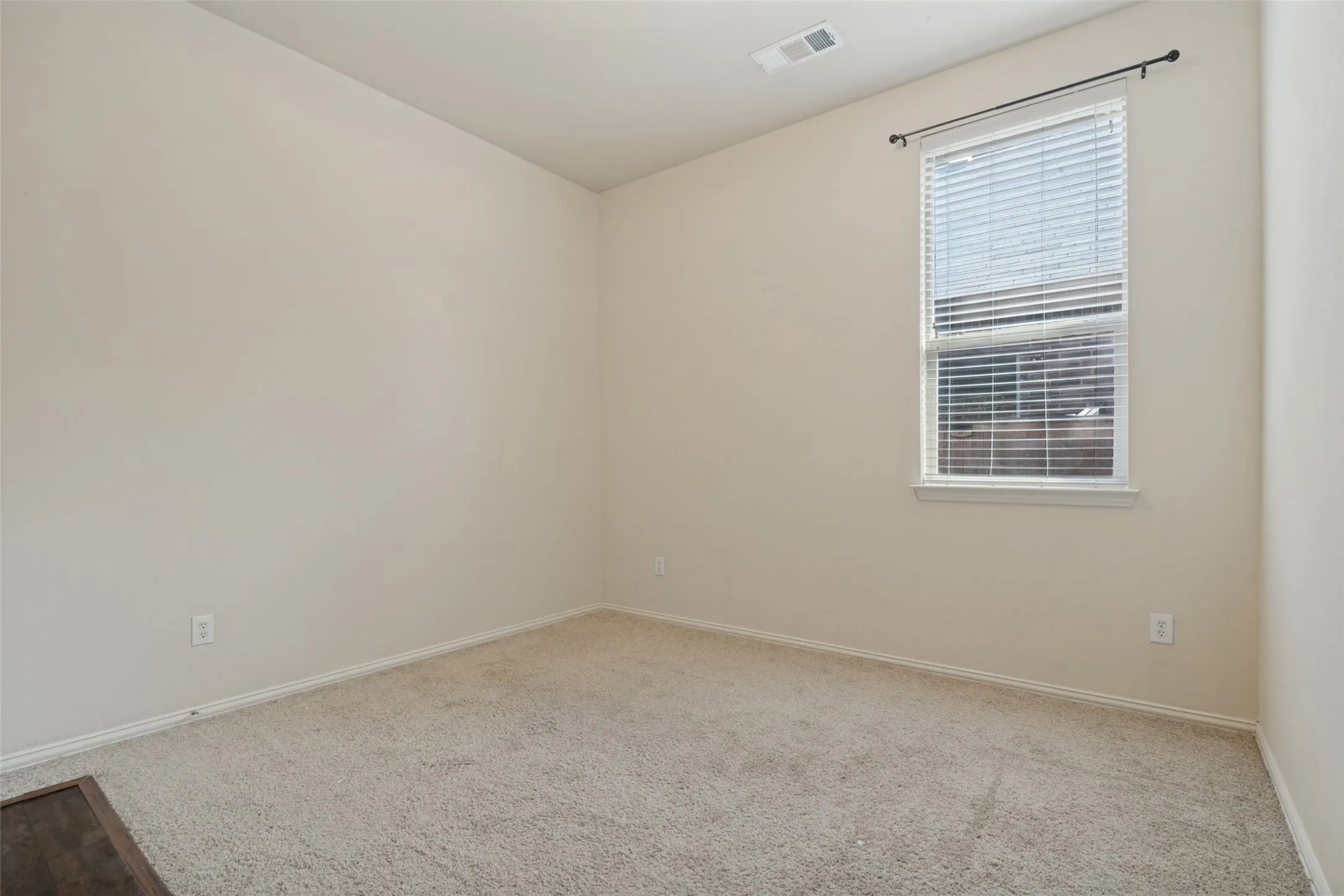 Single Family Residence For Sale in Kaufman County , 2018 Colorado Bend Drive, Forney, Texas 75126, 3 Bedroom, 2 Bathroom, 2 Garage spaces, 2,132 Sqft, built in 2009, mls#21413643, Real Estate Agent in Forney, Homes For Sale in Kaufman county, Homes For Sale in Forney, Realtor in Forney Texas, Real Estate Brokerage Independent Realty Texas, Luminita Cordes Realtor