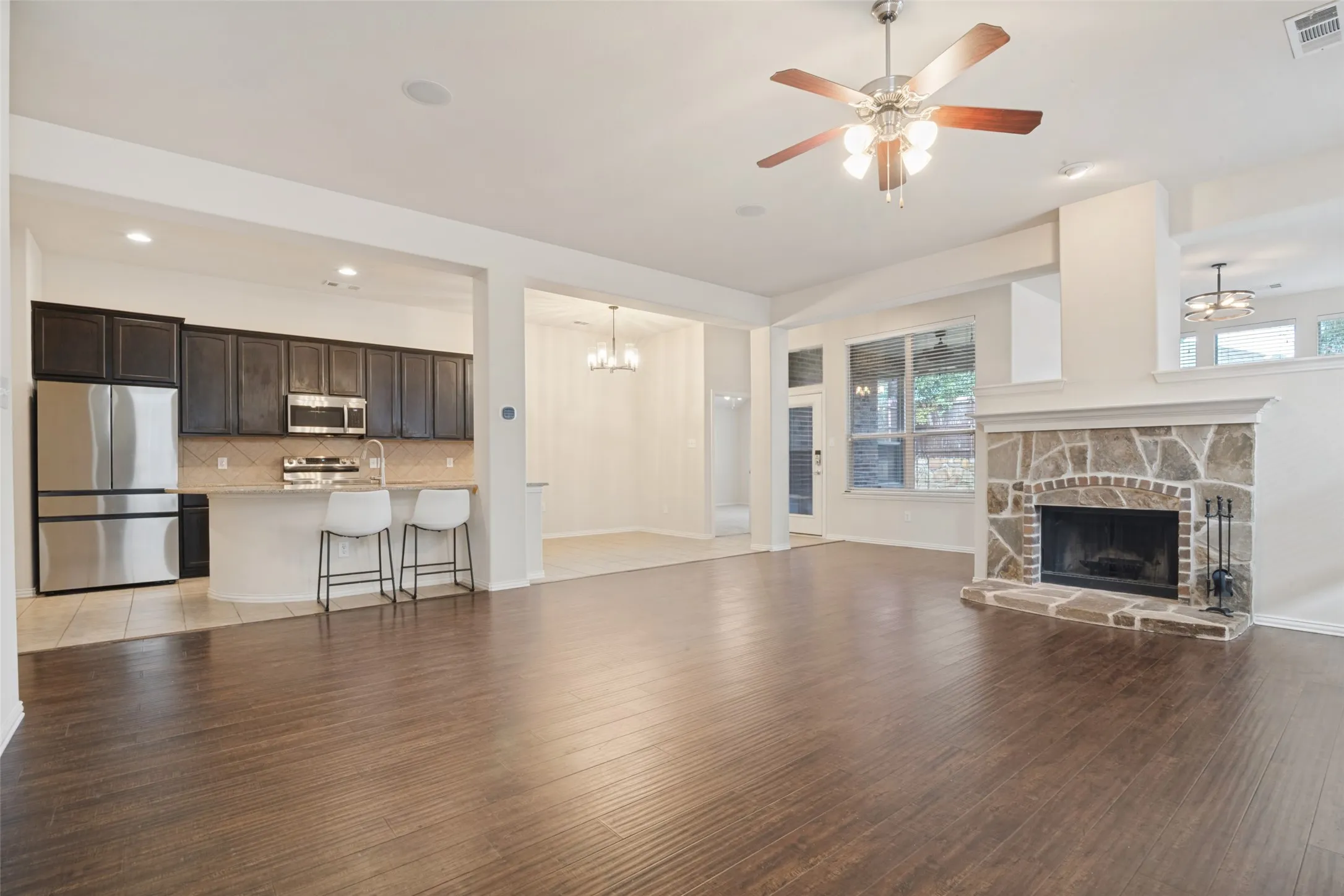 Single Family Residence For Sale in Kaufman County , 2018 Colorado Bend Drive, Forney, Texas 75126, 3 Bedroom, 2 Bathroom, 2 Garage spaces, 2,132 Sqft, built in 2009, mls#21413643, Real Estate Agent in Forney, Homes For Sale in Kaufman county, Homes For Sale in Forney, Realtor in Forney Texas, Real Estate Brokerage Independent Realty Texas, Luminita Cordes Realtor