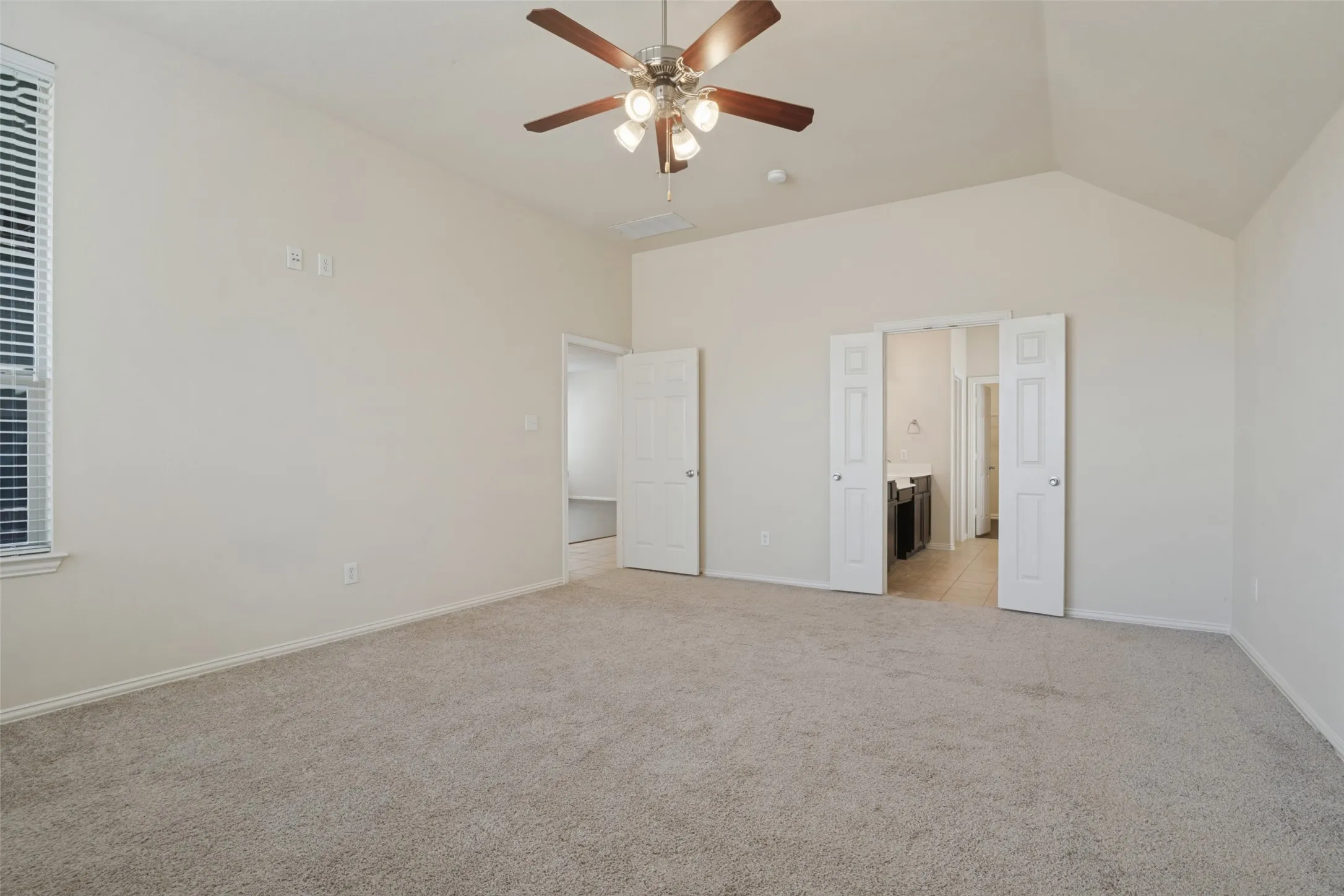Single Family Residence For Sale in Kaufman County , 2018 Colorado Bend Drive, Forney, Texas 75126, 3 Bedroom, 2 Bathroom, 2 Garage spaces, 2,132 Sqft, built in 2009, mls#21413643, Real Estate Agent in Forney, Homes For Sale in Kaufman county, Homes For Sale in Forney, Realtor in Forney Texas, Real Estate Brokerage Independent Realty Texas, Luminita Cordes Realtor