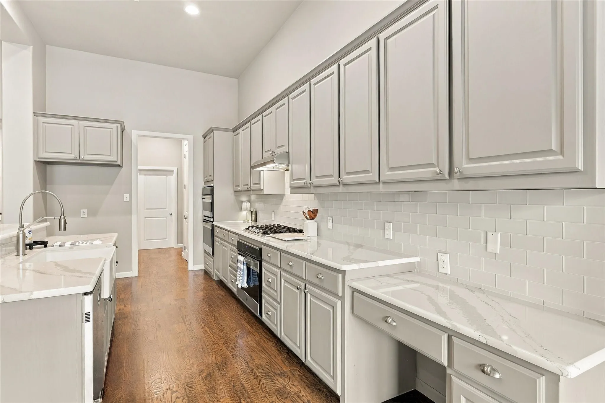 Single Family Residence For Sale in Denton County , 304 Thistle Ridge, Denton, Texas 76210, 3 Bedroom, 4 Bathroom, 2 Garage spaces, 3,188 Sqft, built in 2015, mls#21413205, Real Estate Agent in Denton, Homes For Sale in Denton county, Homes For Sale in Denton, Realtor in Denton Texas, Real Estate Brokerage Independent Realty Texas, Luminita Cordes Realtor