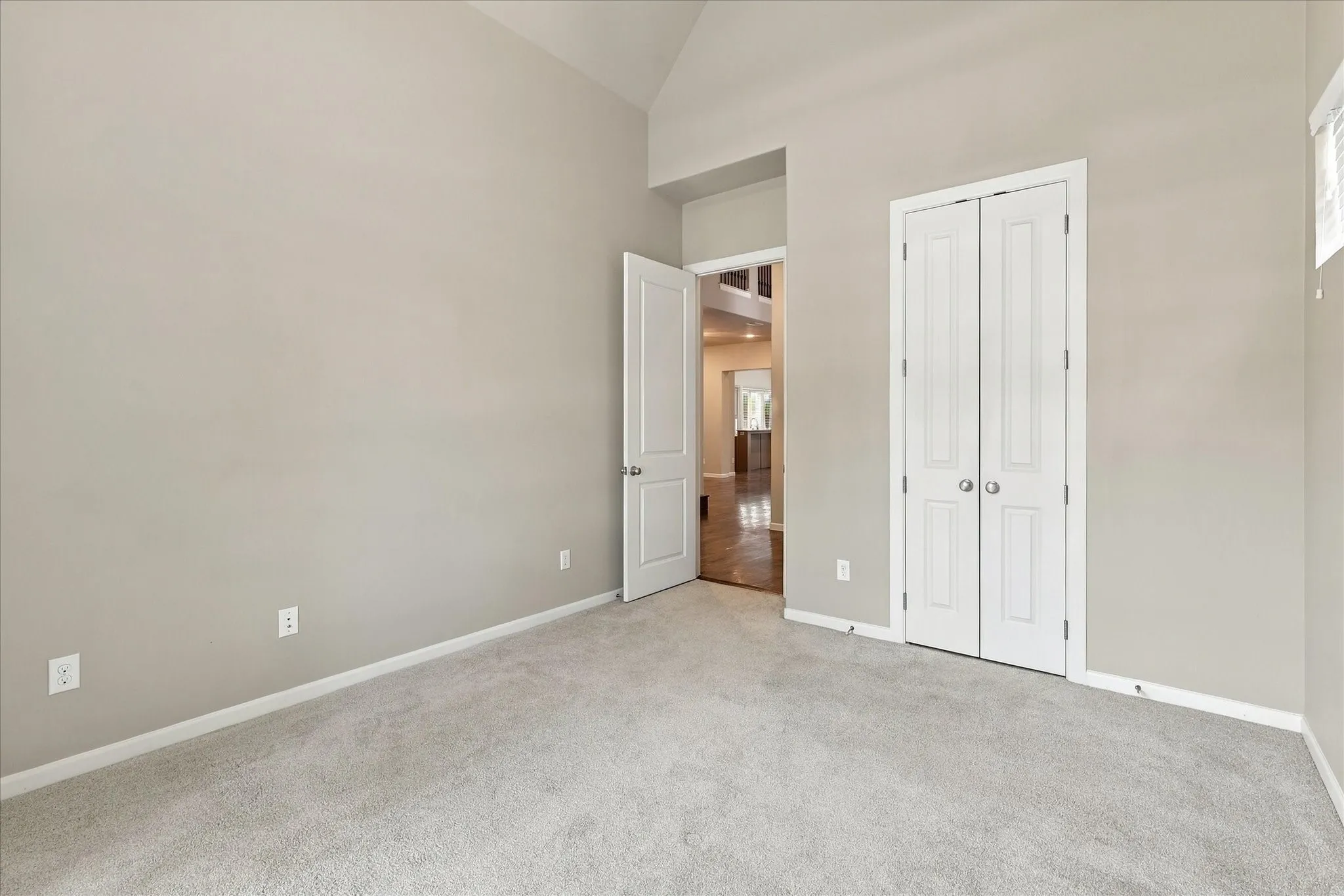 Single Family Residence For Sale in Denton County , 304 Thistle Ridge, Denton, Texas 76210, 3 Bedroom, 4 Bathroom, 2 Garage spaces, 3,188 Sqft, built in 2015, mls#21413205, Real Estate Agent in Denton, Homes For Sale in Denton county, Homes For Sale in Denton, Realtor in Denton Texas, Real Estate Brokerage Independent Realty Texas, Luminita Cordes Realtor