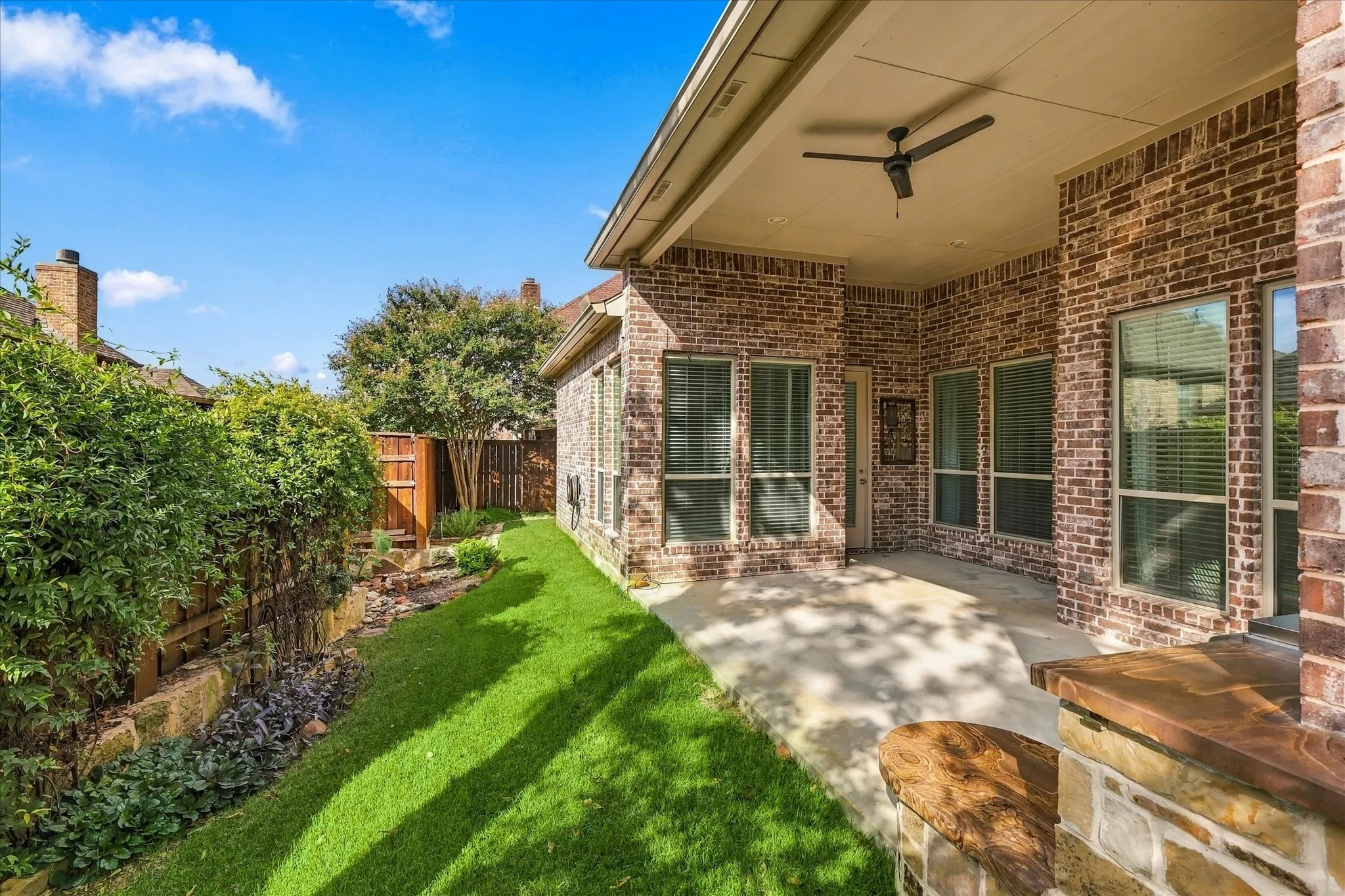 Single Family Residence For Sale in Denton County , 304 Thistle Ridge, Denton, Texas 76210, 3 Bedroom, 4 Bathroom, 2 Garage spaces, 3,188 Sqft, built in 2015, mls#21413205, Real Estate Agent in Denton, Homes For Sale in Denton county, Homes For Sale in Denton, Realtor in Denton Texas, Real Estate Brokerage Independent Realty Texas, Luminita Cordes Realtor