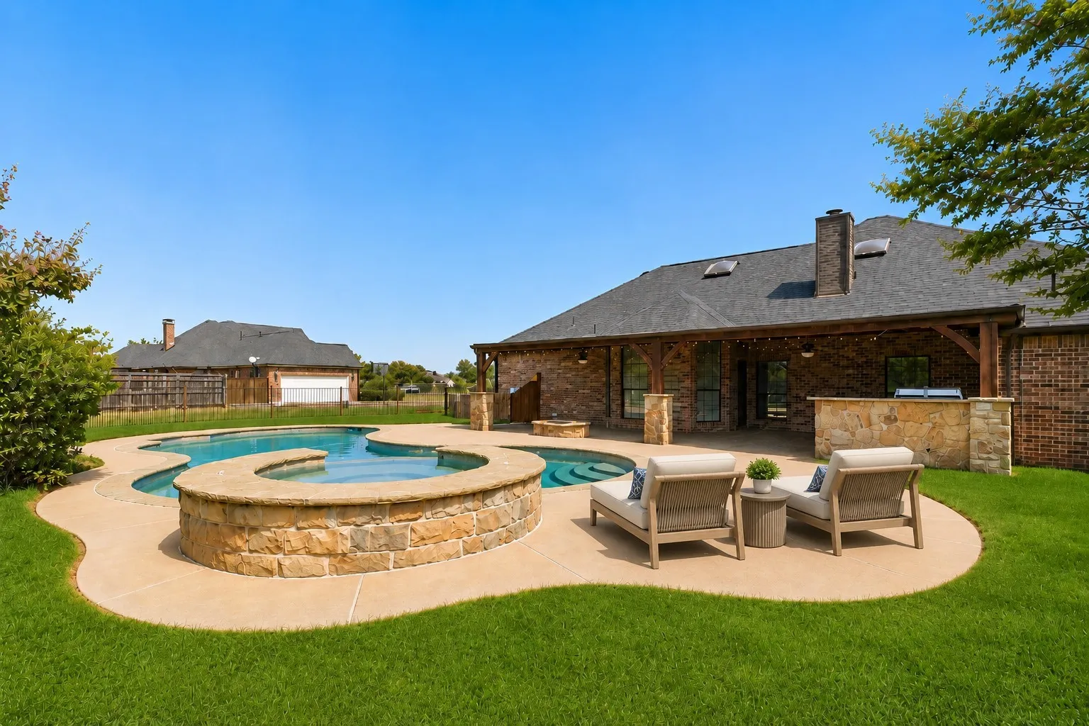 Single Family Residence For Sale in Kaufman County , 10377 W Dublin Drive, Forney, Texas 75126, 3 Bedroom, 4 Bathroom, 2 Garage spaces, 2,266 Sqft, built in 1999, mls#21412915, Real Estate Agent in Forney, Homes For Sale in Kaufman county, Homes For Sale in Forney, Realtor in Forney Texas, Real Estate Brokerage Independent Realty Texas, Luminita Cordes Realtor