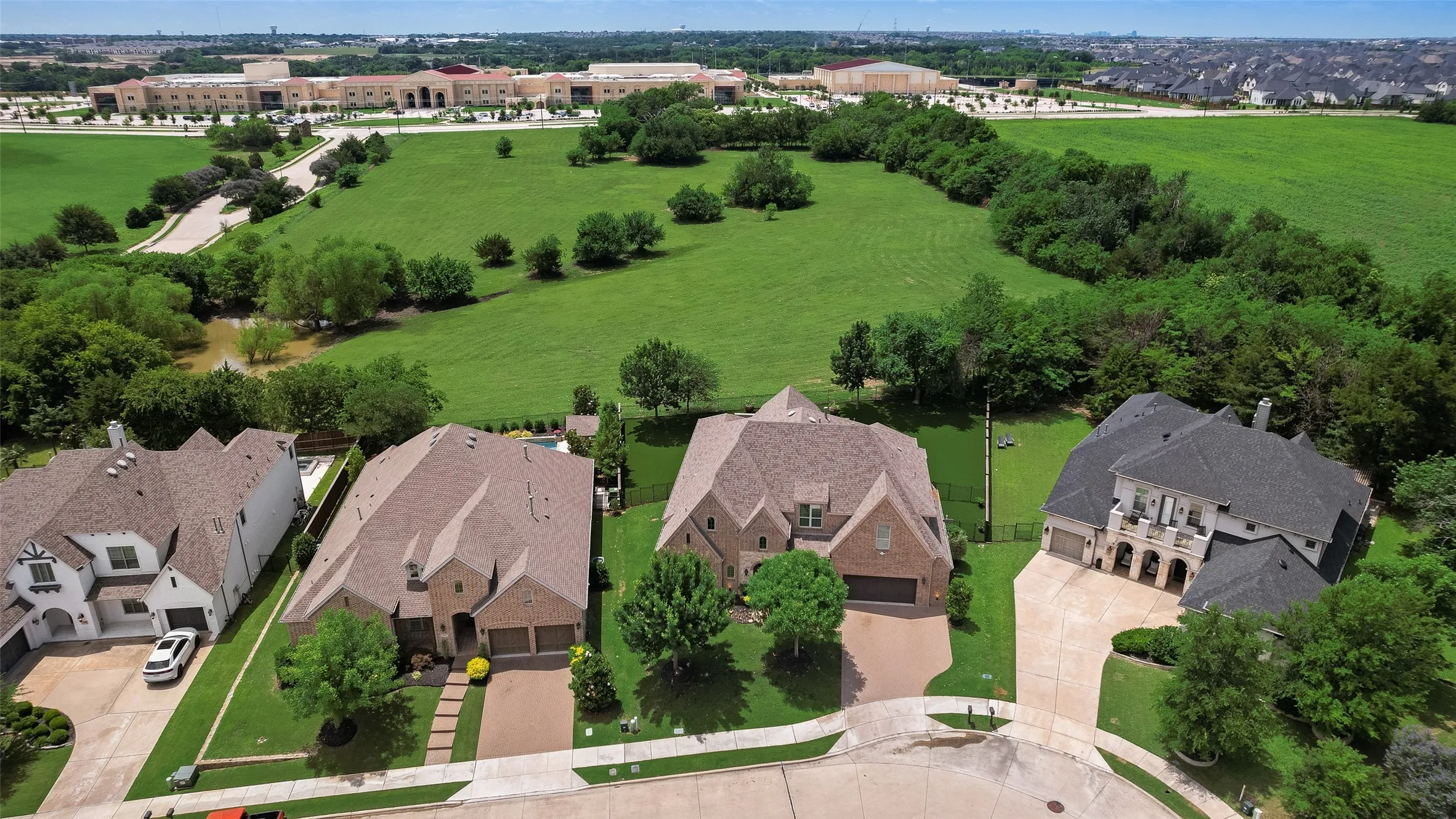 Single Family Residence For Sale in Collin County , 3400 Spicewood Drive, Prosper, Texas 75078, 4 Bedroom, 6 Bathroom, 3 Garage spaces, 4,079 Sqft, built in 2015, mls#21413122, Real Estate Agent in Prosper, Homes For Sale in Collin county, Homes For Sale in Prosper, Realtor in Prosper Texas, Real Estate Brokerage Independent Realty Texas, Luminita Cordes Realtor